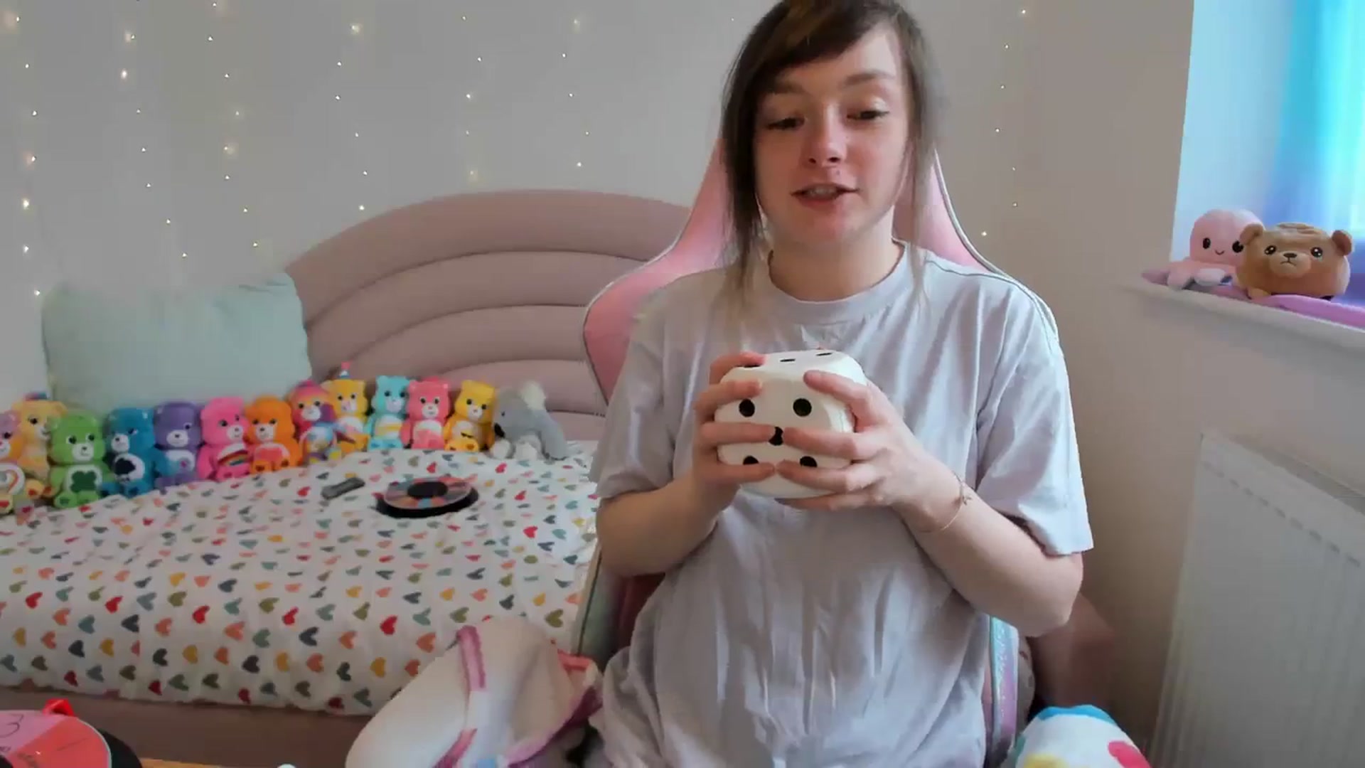 Gallery image thumbnail from JessieBear_'s myfreecams stream on, 04/05/2024, 14:14 image 3 of 20