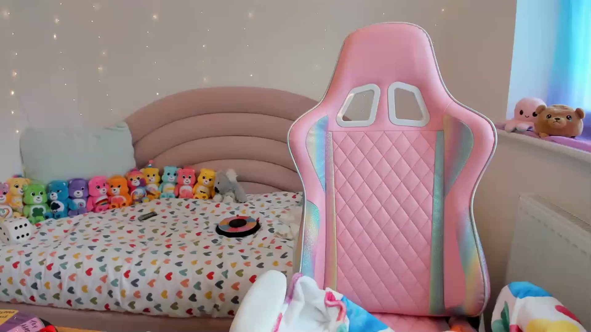 Gallery image thumbnail from JessieBear_'s myfreecams stream on, 04/05/2024, 14:14 image 14 of 20