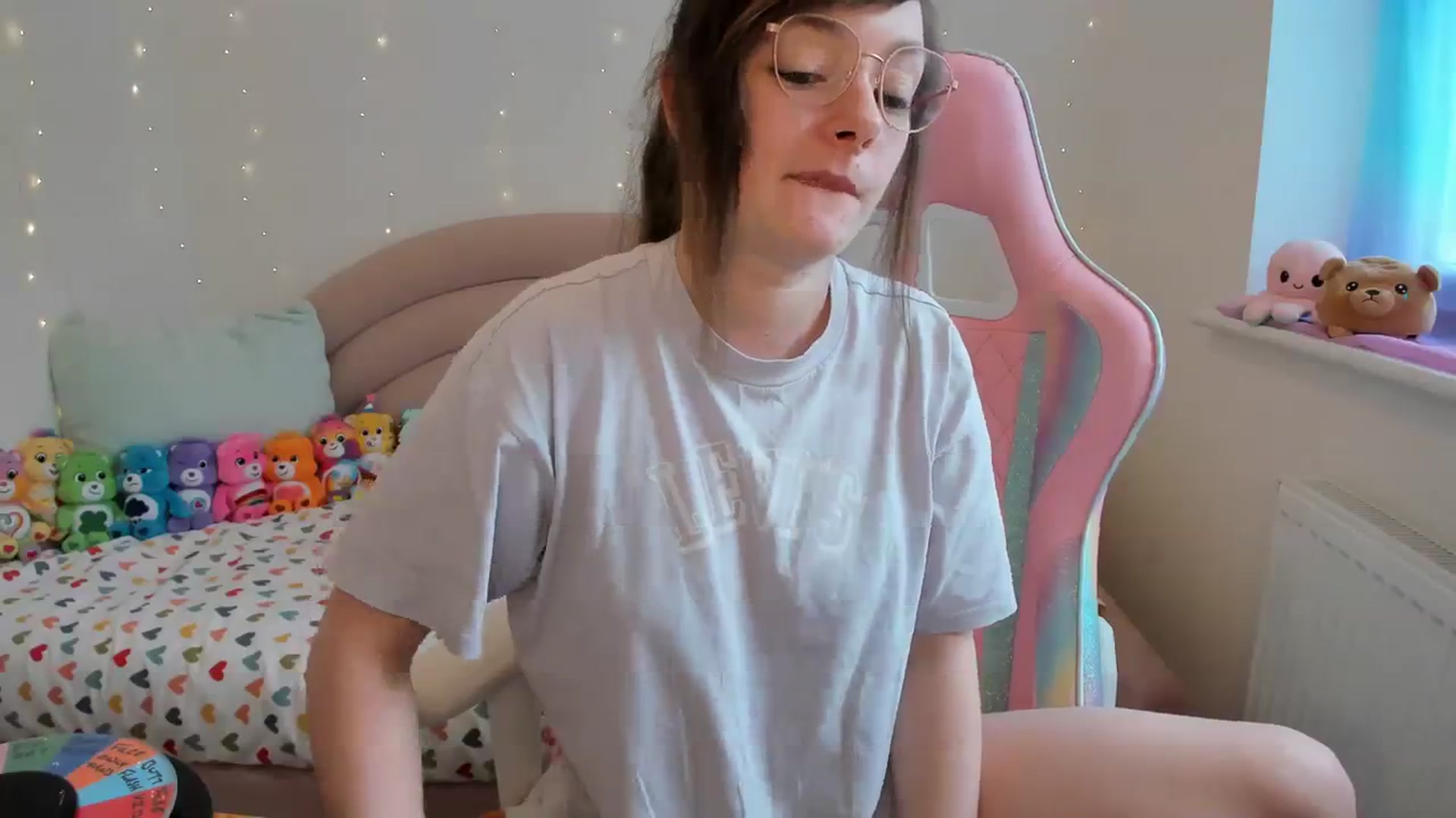 Gallery image thumbnail from JessieBear_'s myfreecams stream on, 04/05/2024, 16:21 image 10 of 20