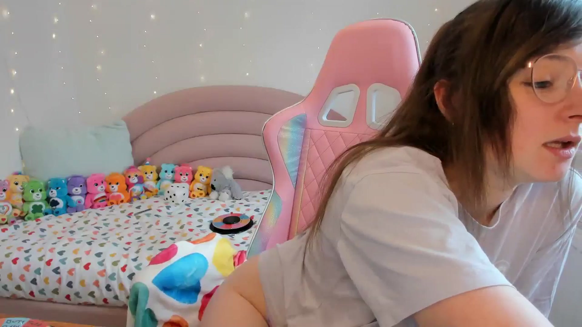 Gallery image thumbnail from JessieBear_'s myfreecams stream on, 04/05/2024, 16:21 image 19 of 20