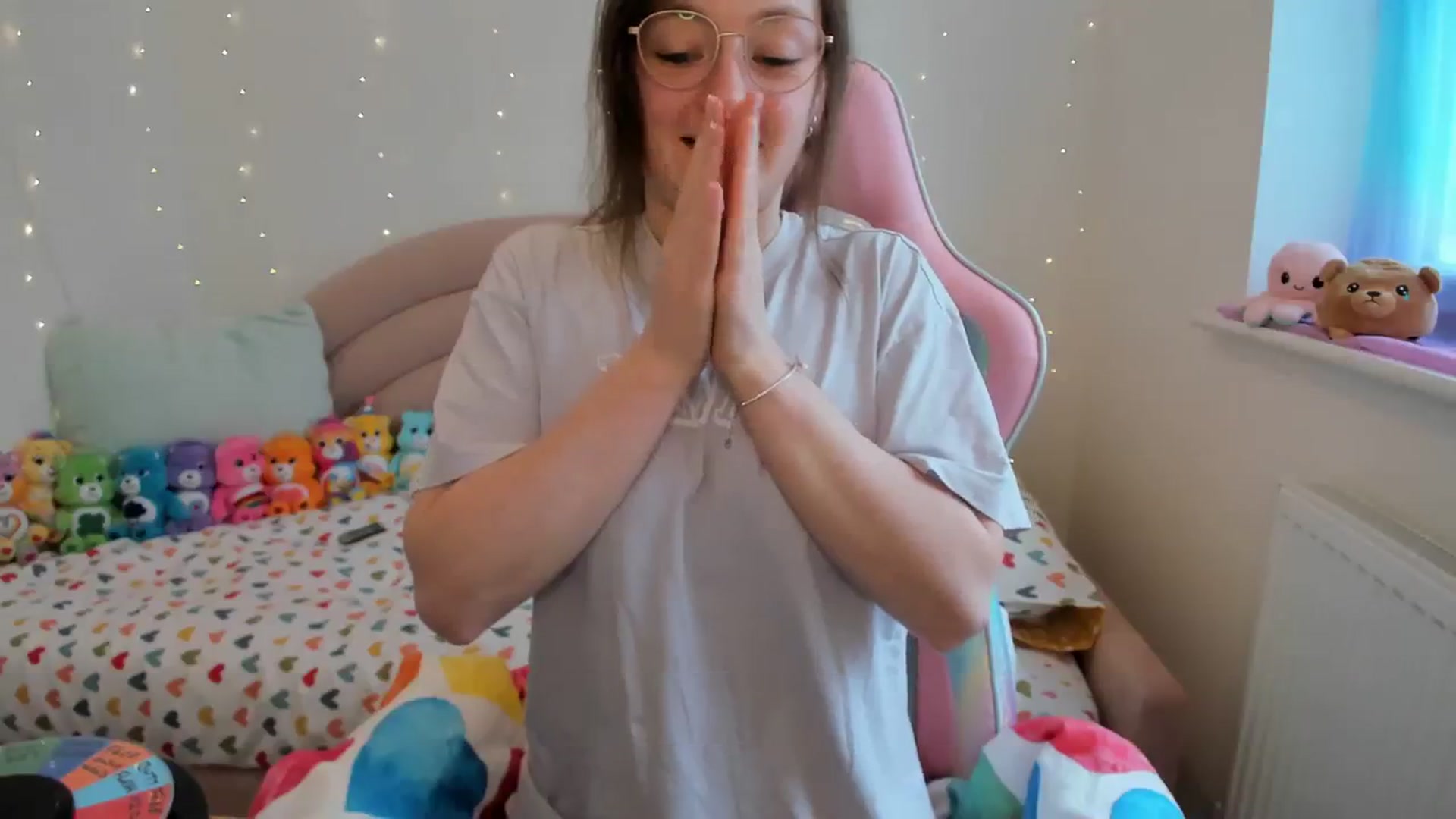 Gallery image thumbnail from JessieBear_'s myfreecams stream on, 04/05/2024, 16:21 image 12 of 20