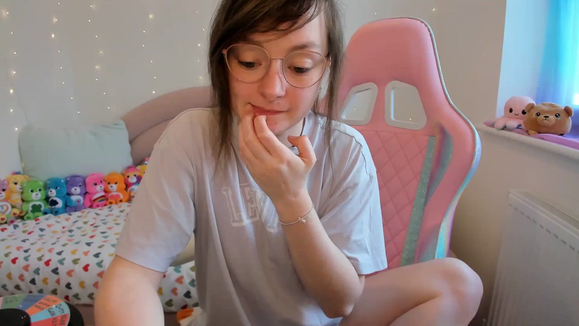 Gallery image thumbnail from JessieBear_'s myfreecams stream on, 04/05/2024, 16:21 image 4 of 20