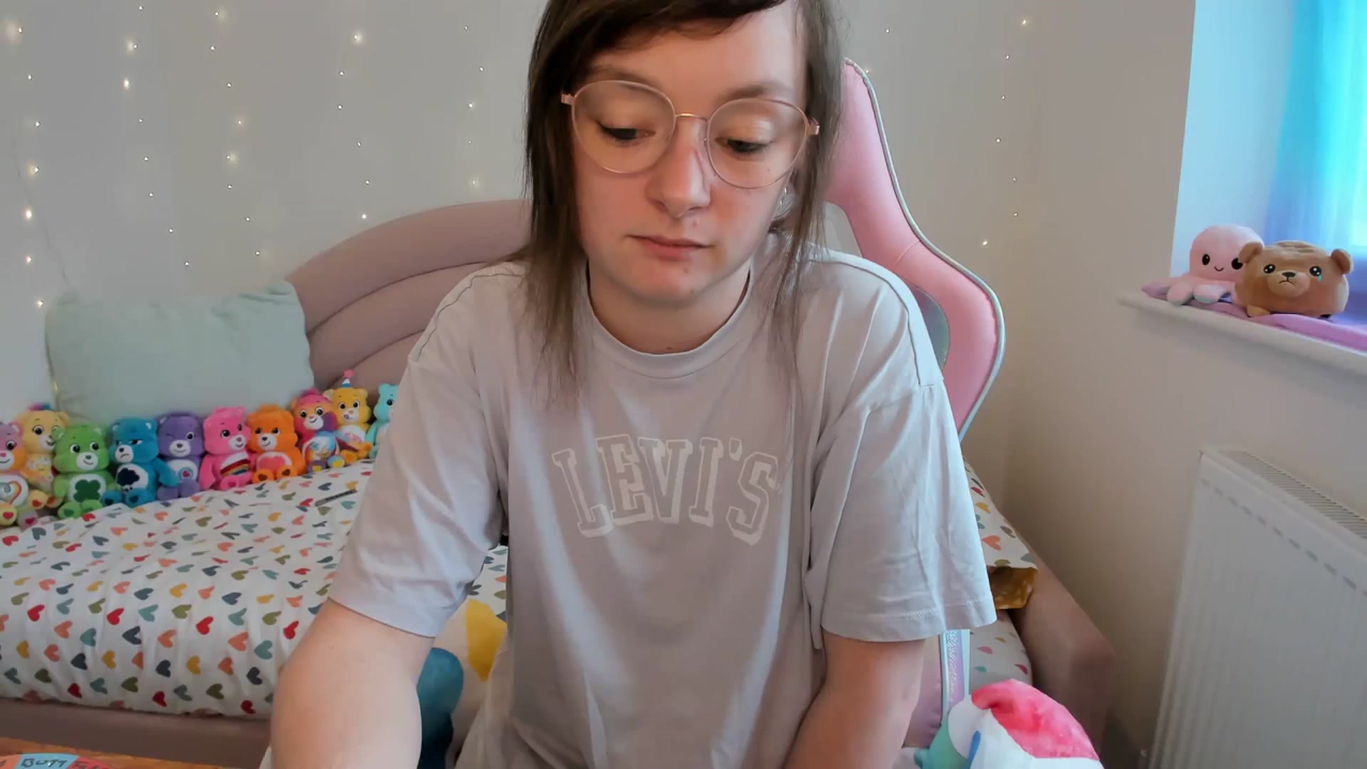 Gallery image thumbnail from JessieBear_'s myfreecams stream on, 04/05/2024, 16:21 image 17 of 20