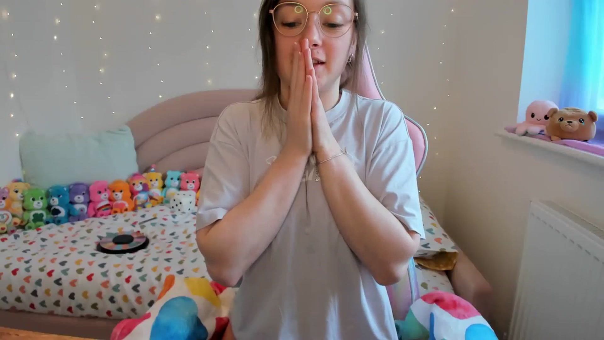 Gallery image thumbnail from JessieBear_'s myfreecams stream on, 04/05/2024, 16:21 image 13 of 20