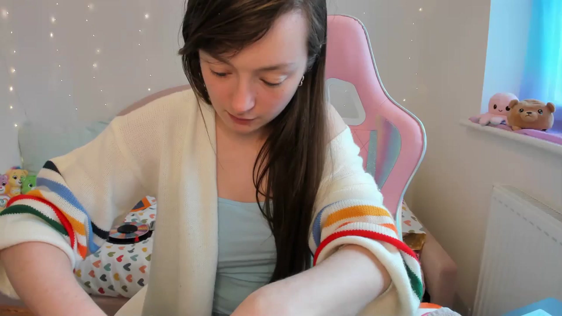 Gallery image thumbnail from JessieBear_'s myfreecams stream on, 04/08/2024, 14:43 image 18 of 20
