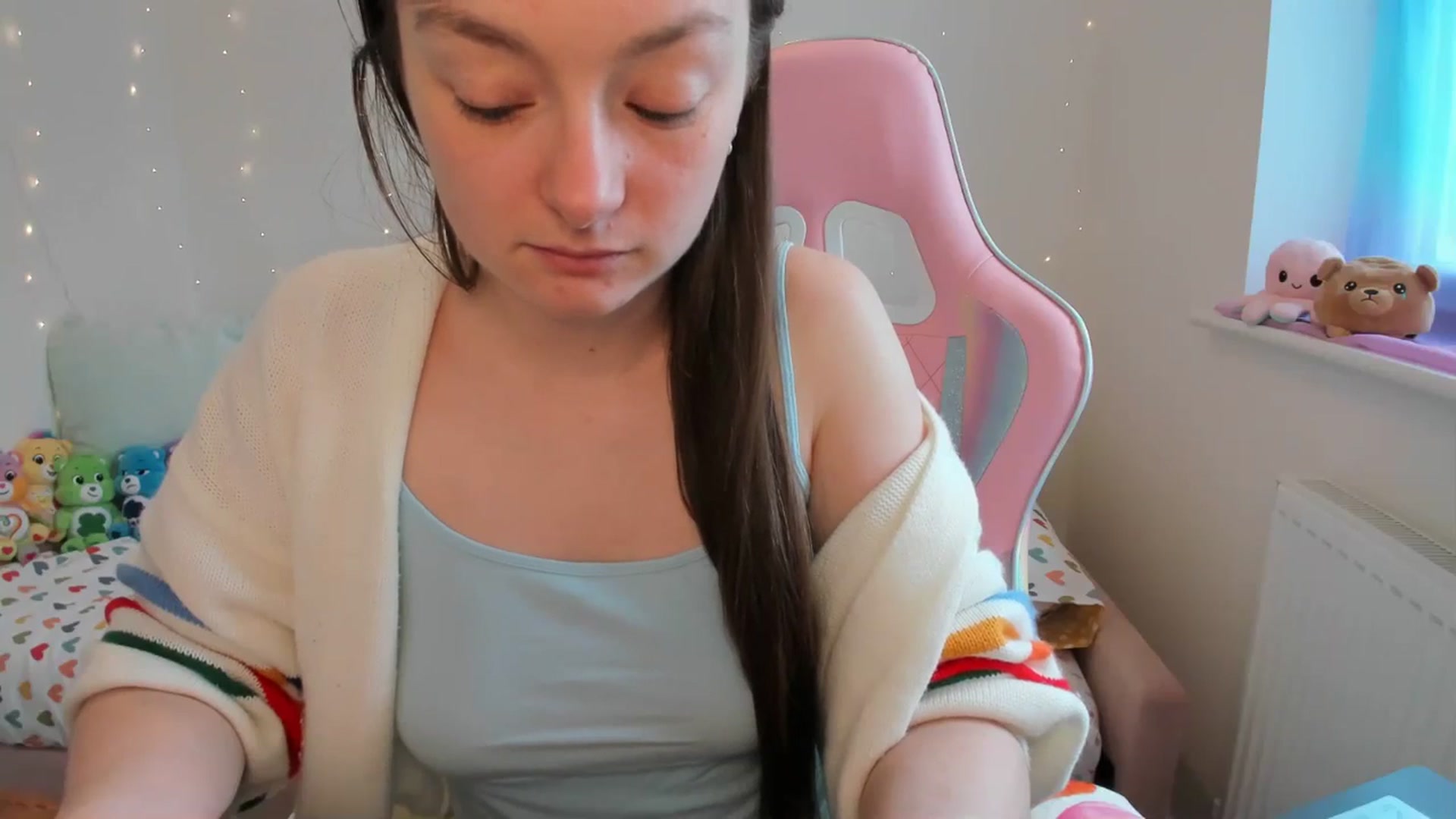 Gallery image thumbnail from JessieBear_'s myfreecams stream on, 04/08/2024, 14:43 image 2 of 20