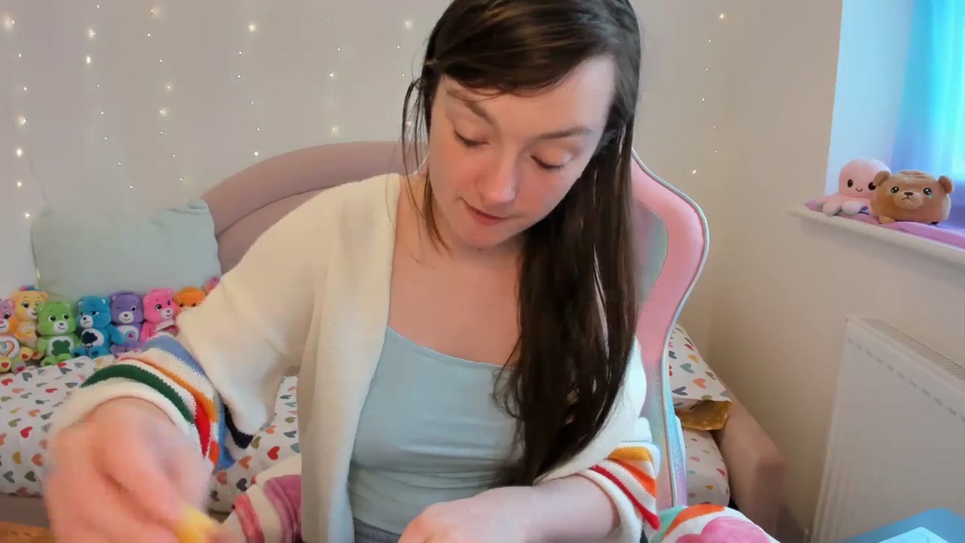 Gallery image thumbnail from JessieBear_'s myfreecams stream on, 04/08/2024, 14:43 image 13 of 20