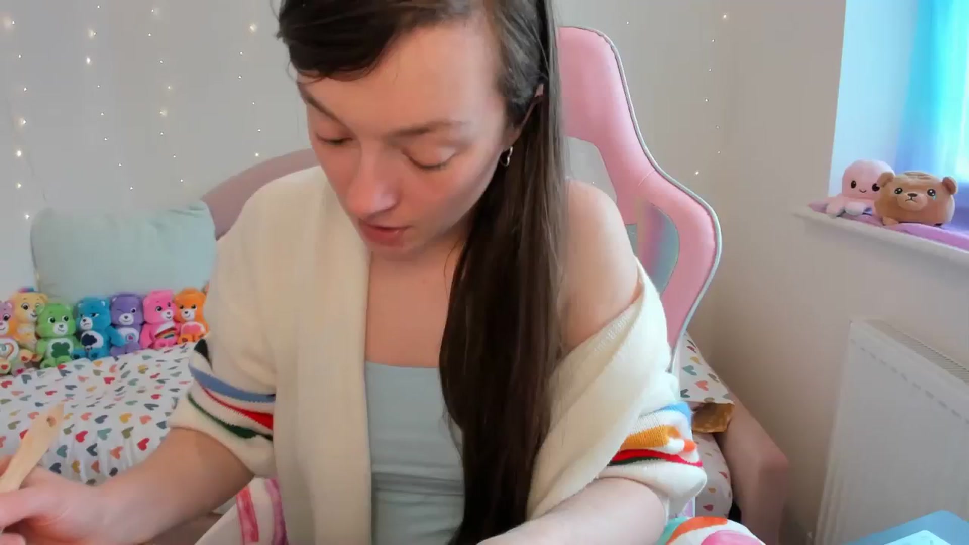 Gallery image thumbnail from JessieBear_'s myfreecams stream on, 04/08/2024, 14:43 image 1 of 20