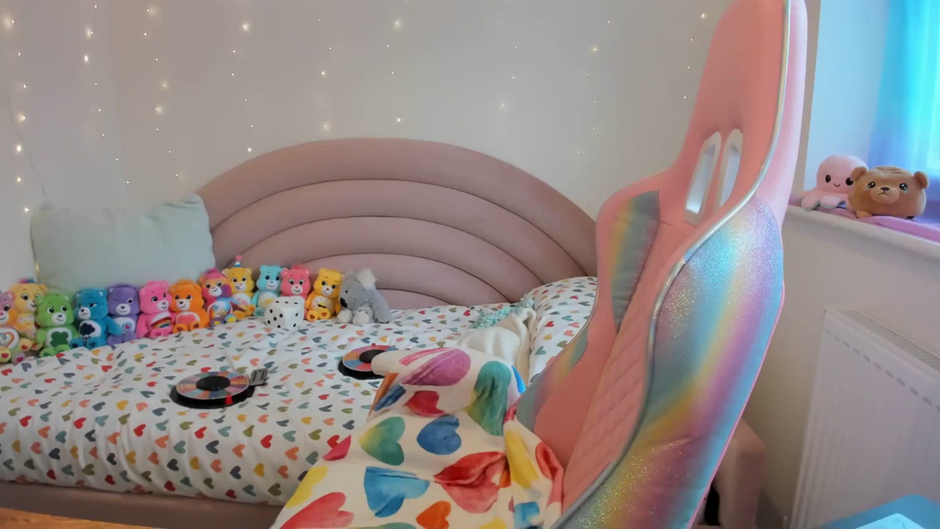 Gallery image thumbnail from JessieBear_'s myfreecams stream on, 04/08/2024, 14:43 image 15 of 20