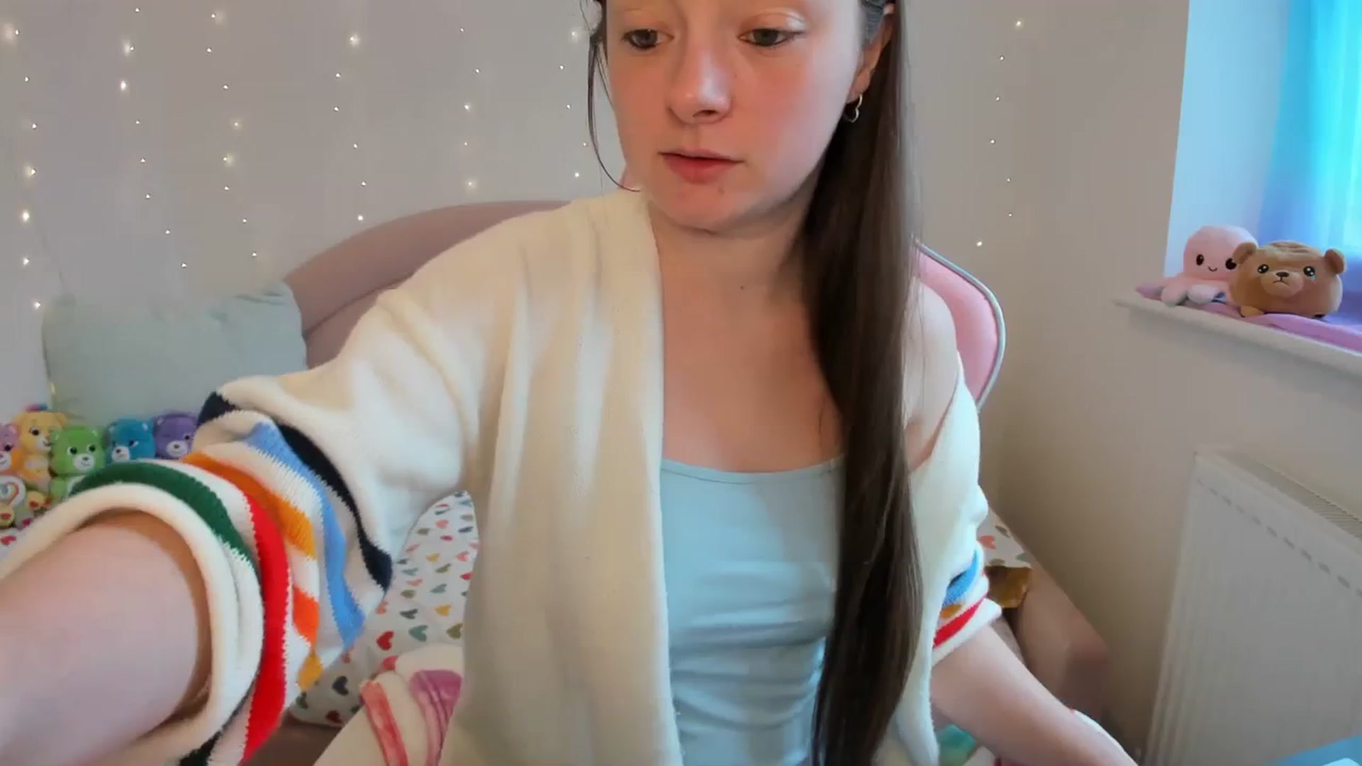 Gallery image thumbnail from JessieBear_'s myfreecams stream on, 04/08/2024, 14:43 image 16 of 20
