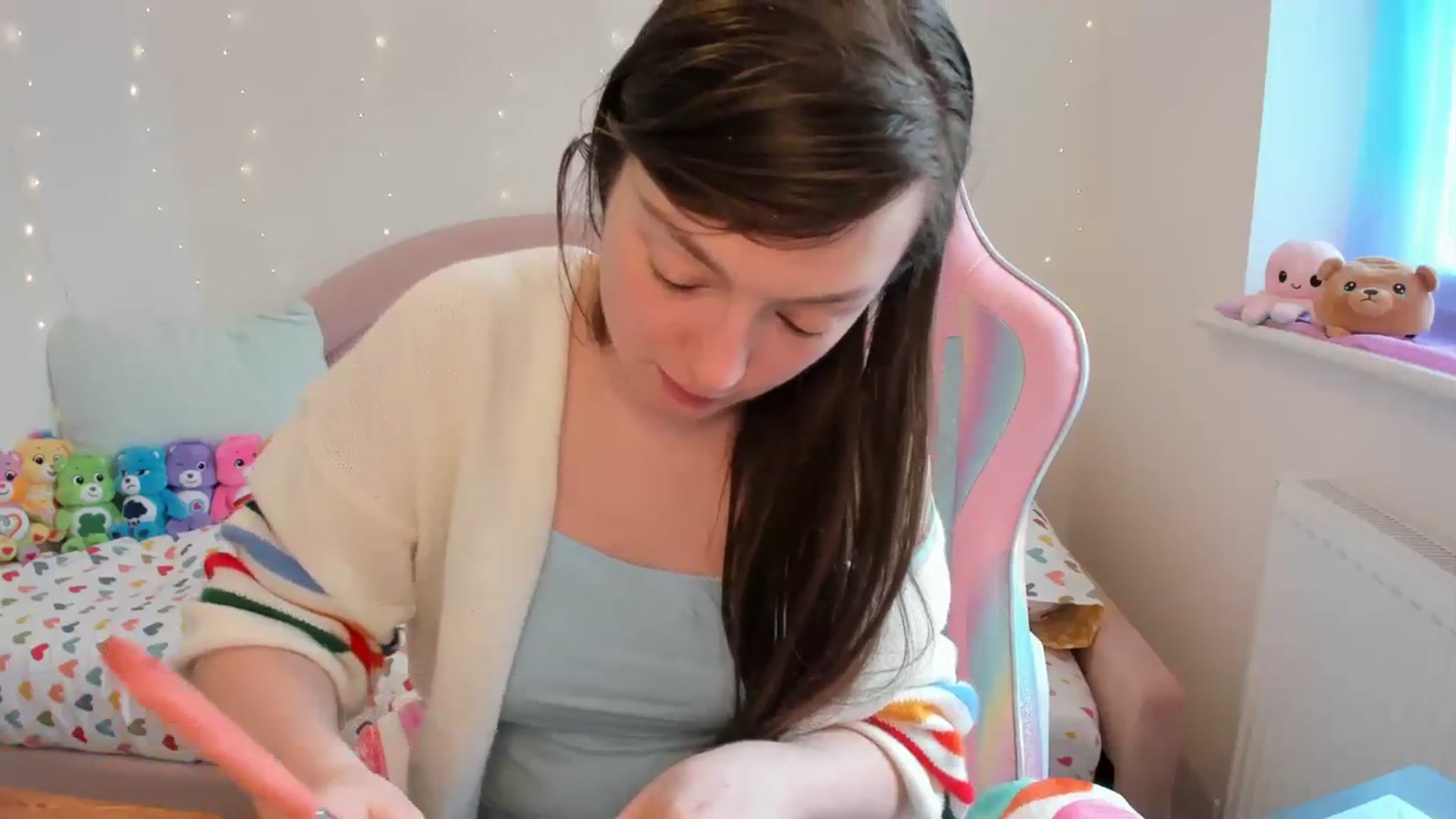 Gallery image thumbnail from JessieBear_'s myfreecams stream on, 04/08/2024, 14:43 image 7 of 20