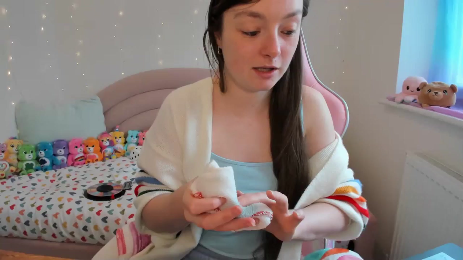 Gallery image thumbnail from JessieBear_'s myfreecams stream on, 04/08/2024, 14:43 image 3 of 20
