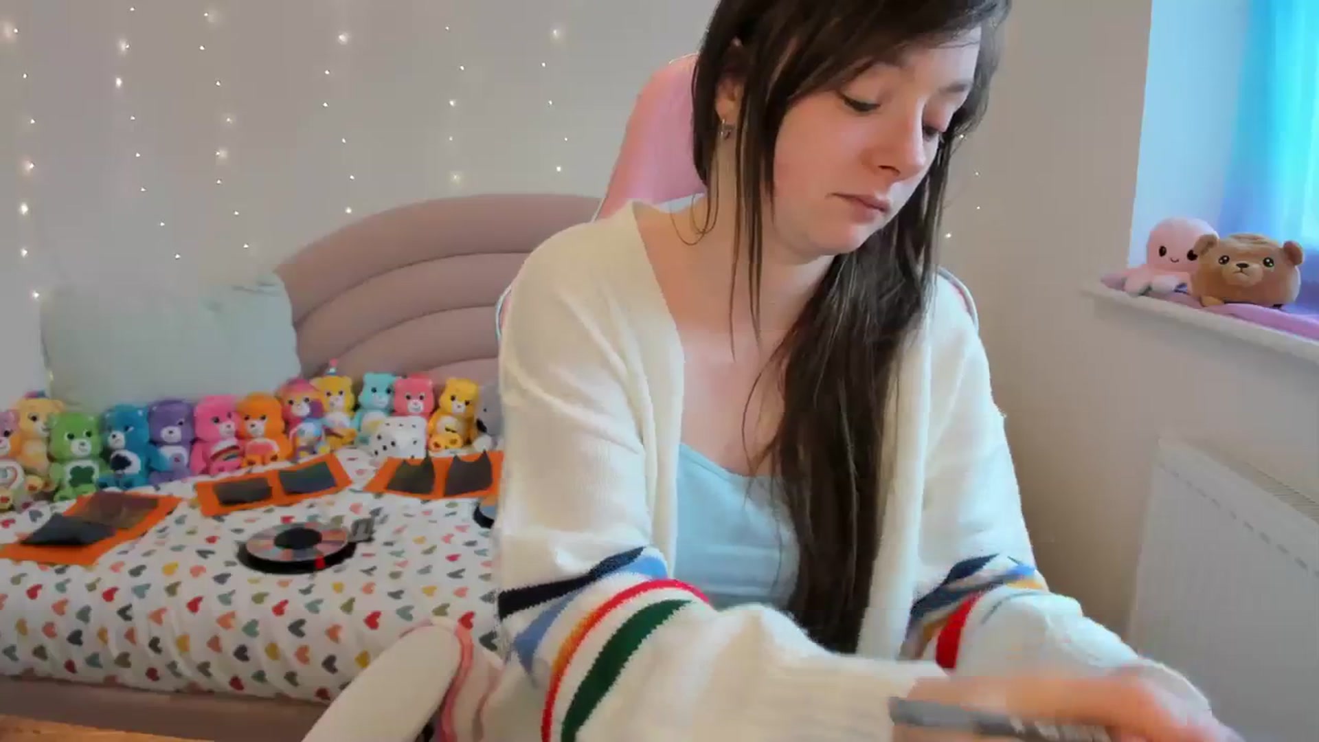 Gallery image thumbnail from JessieBear_'s myfreecams stream on, 04/08/2024, 16:16 image 7 of 20