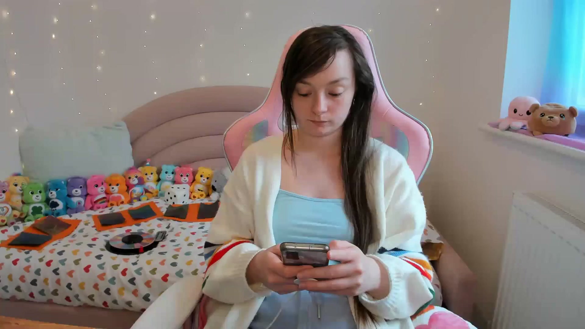 Gallery image thumbnail from JessieBear_'s myfreecams stream on, 04/08/2024, 16:16 image 8 of 20