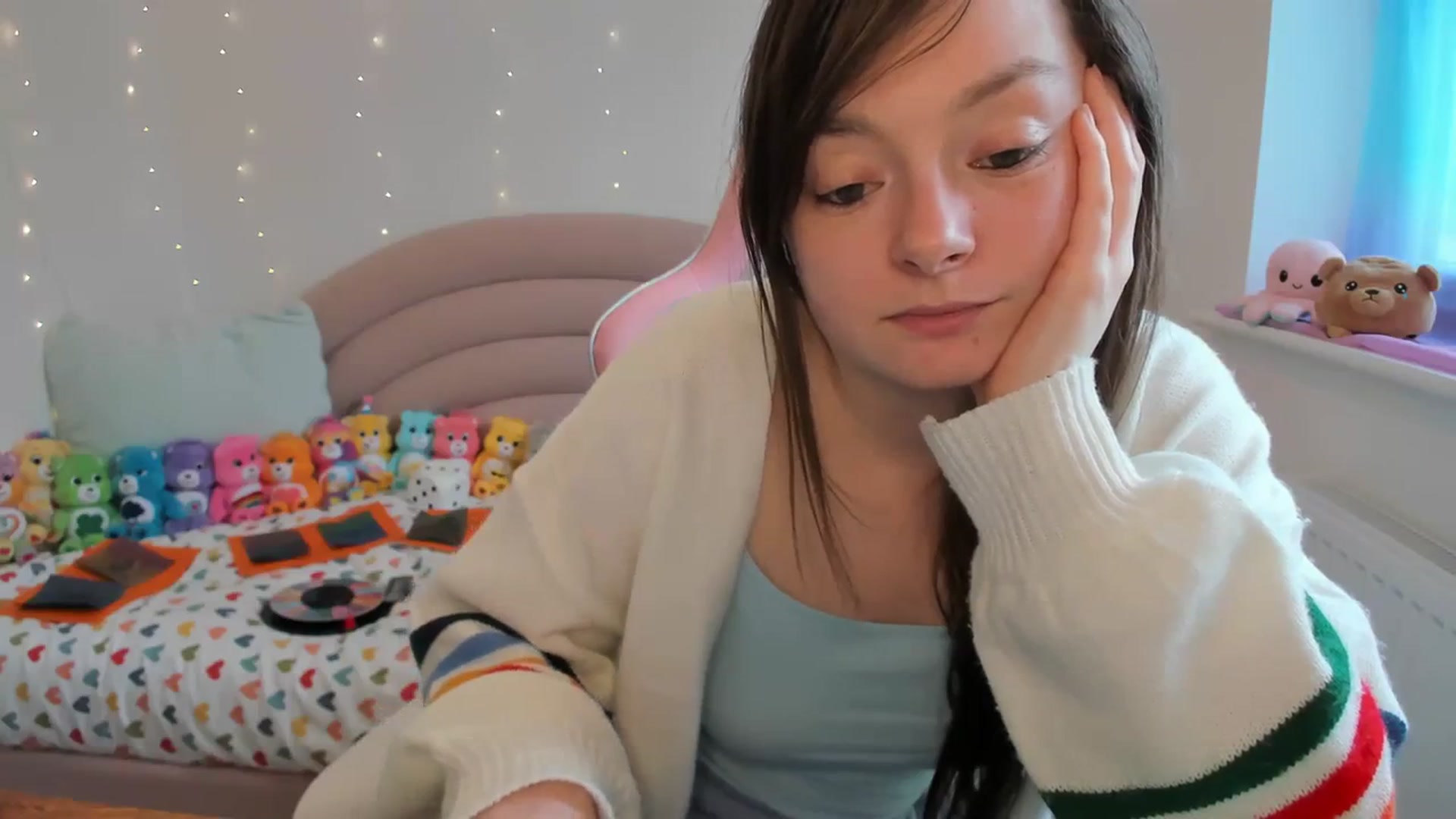 Gallery image thumbnail from JessieBear_'s myfreecams stream on, 04/08/2024, 16:16 image 15 of 20