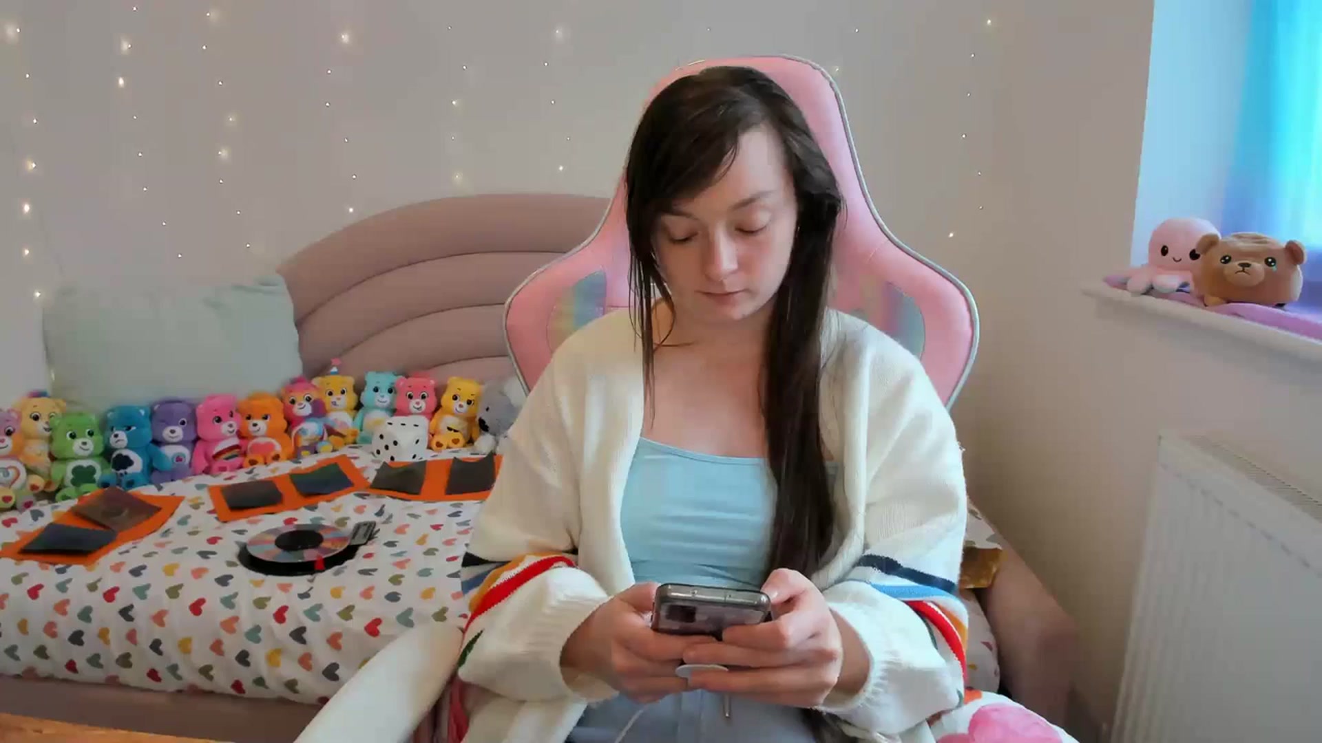 Gallery image thumbnail from JessieBear_'s myfreecams stream on, 04/08/2024, 16:16 image 9 of 20