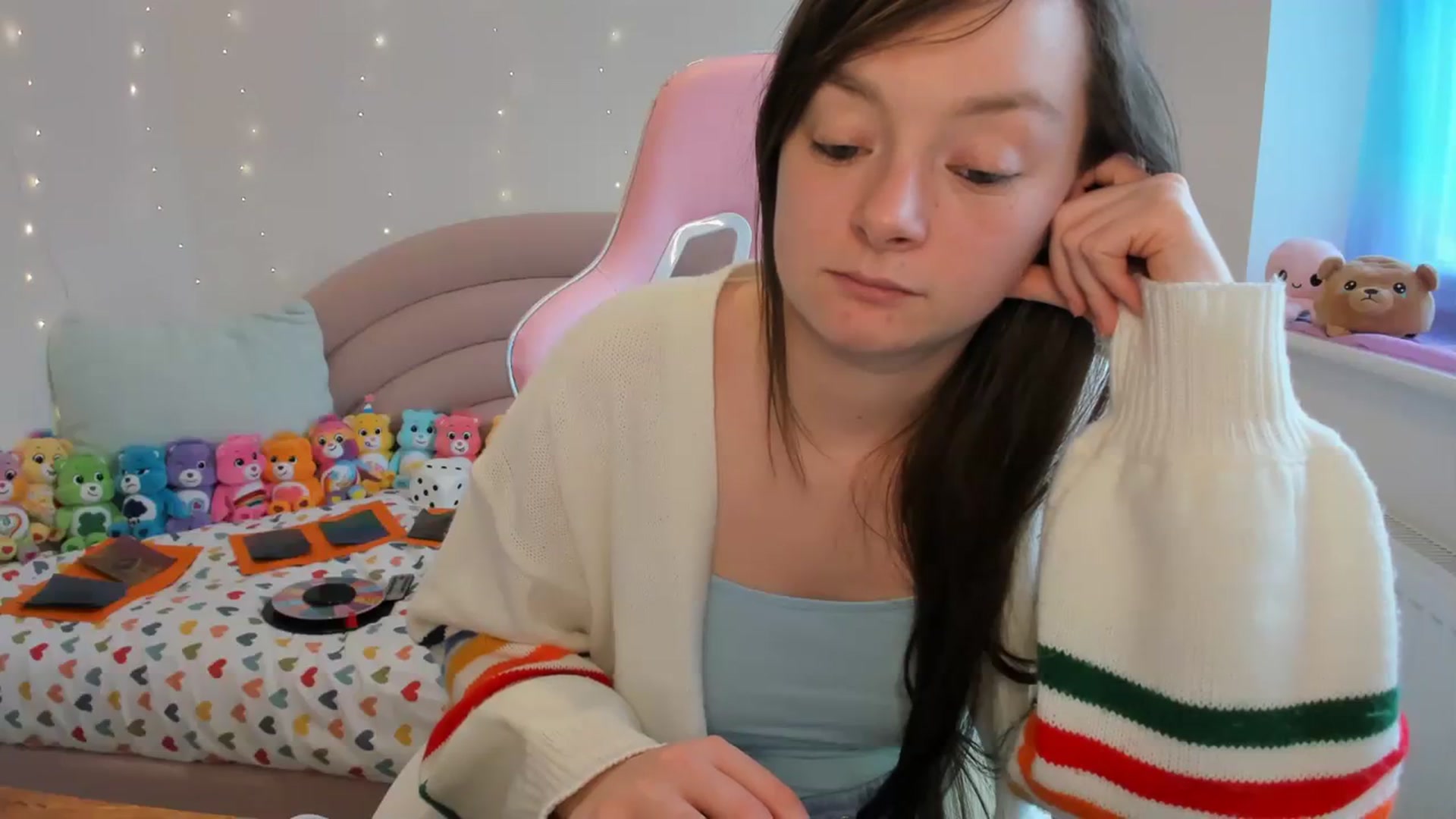 Gallery image thumbnail from JessieBear_'s myfreecams stream on, 04/08/2024, 16:16 image 12 of 20