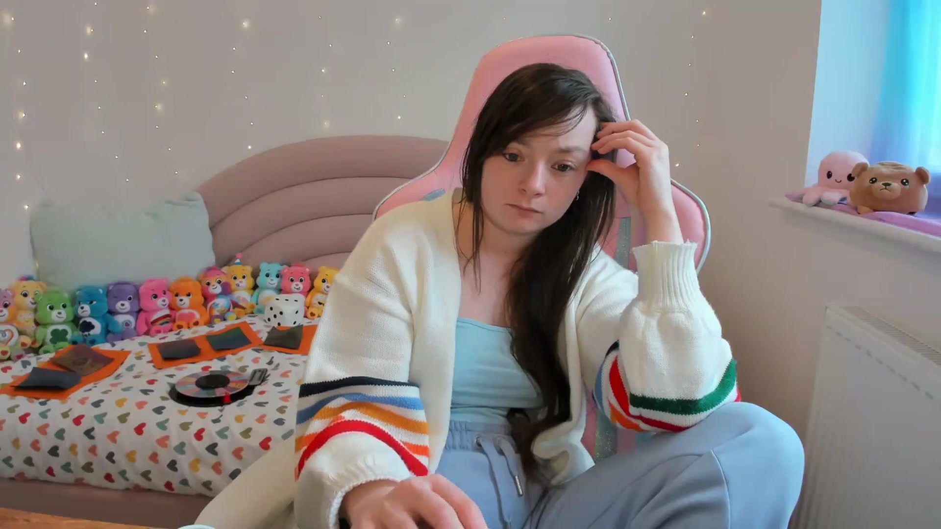 Gallery image thumbnail from JessieBear_'s myfreecams stream on, 04/08/2024, 16:16 image 17 of 20