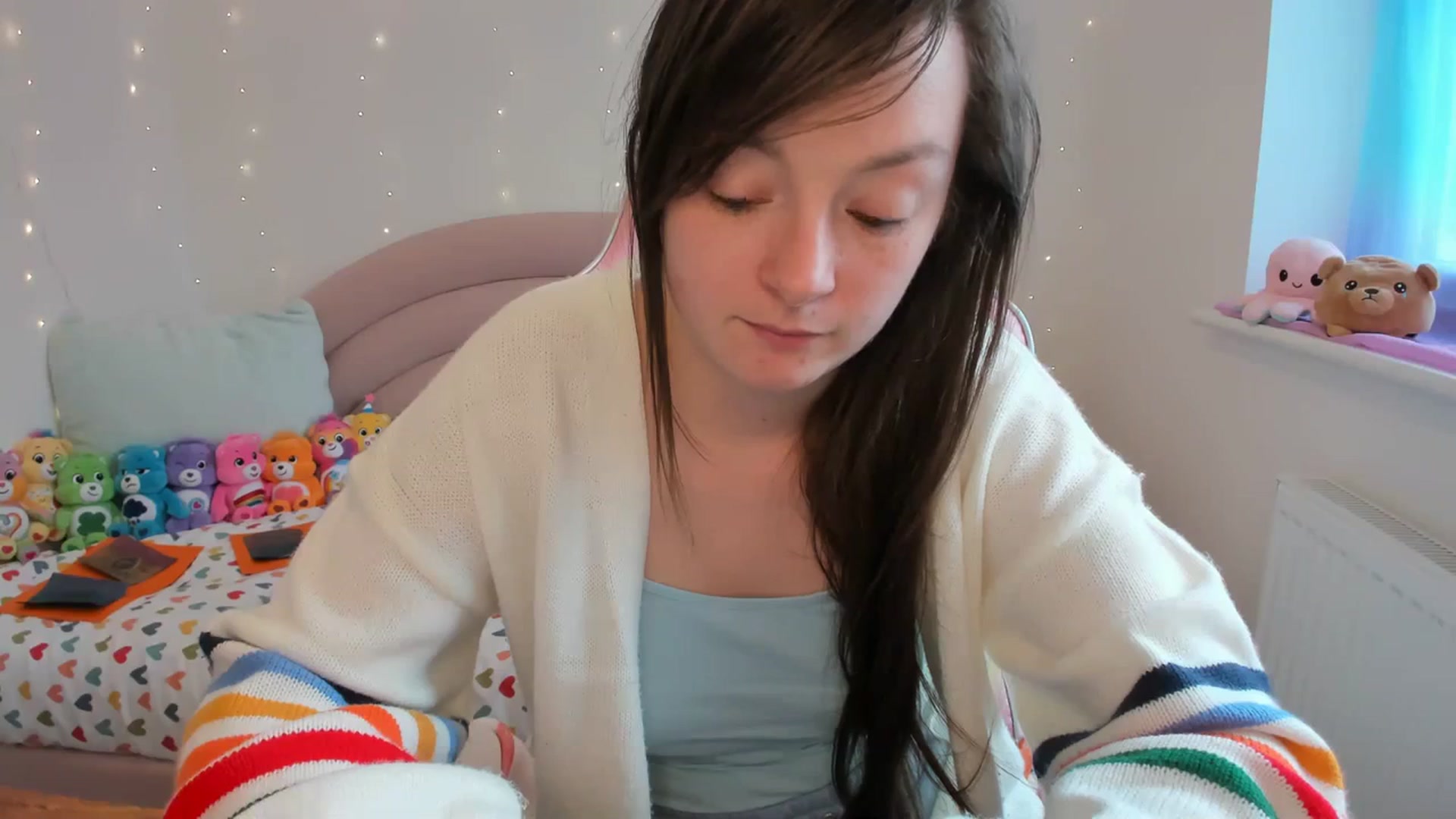 Gallery image thumbnail from JessieBear_'s myfreecams stream on, 04/08/2024, 16:16 image 14 of 20