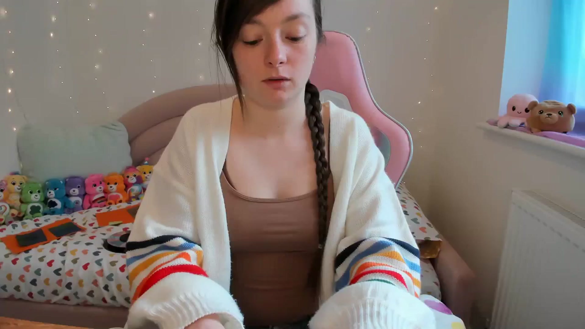 Gallery image thumbnail from JessieBear_'s myfreecams stream on, 04/09/2024, 15:50 image 8 of 20