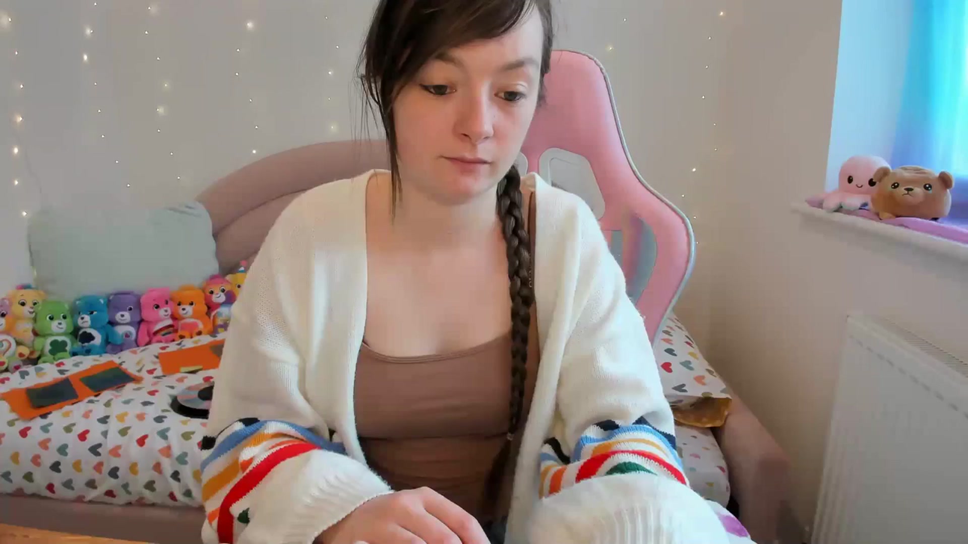 Gallery image thumbnail from JessieBear_'s myfreecams stream on, 04/09/2024, 15:50 image 9 of 20
