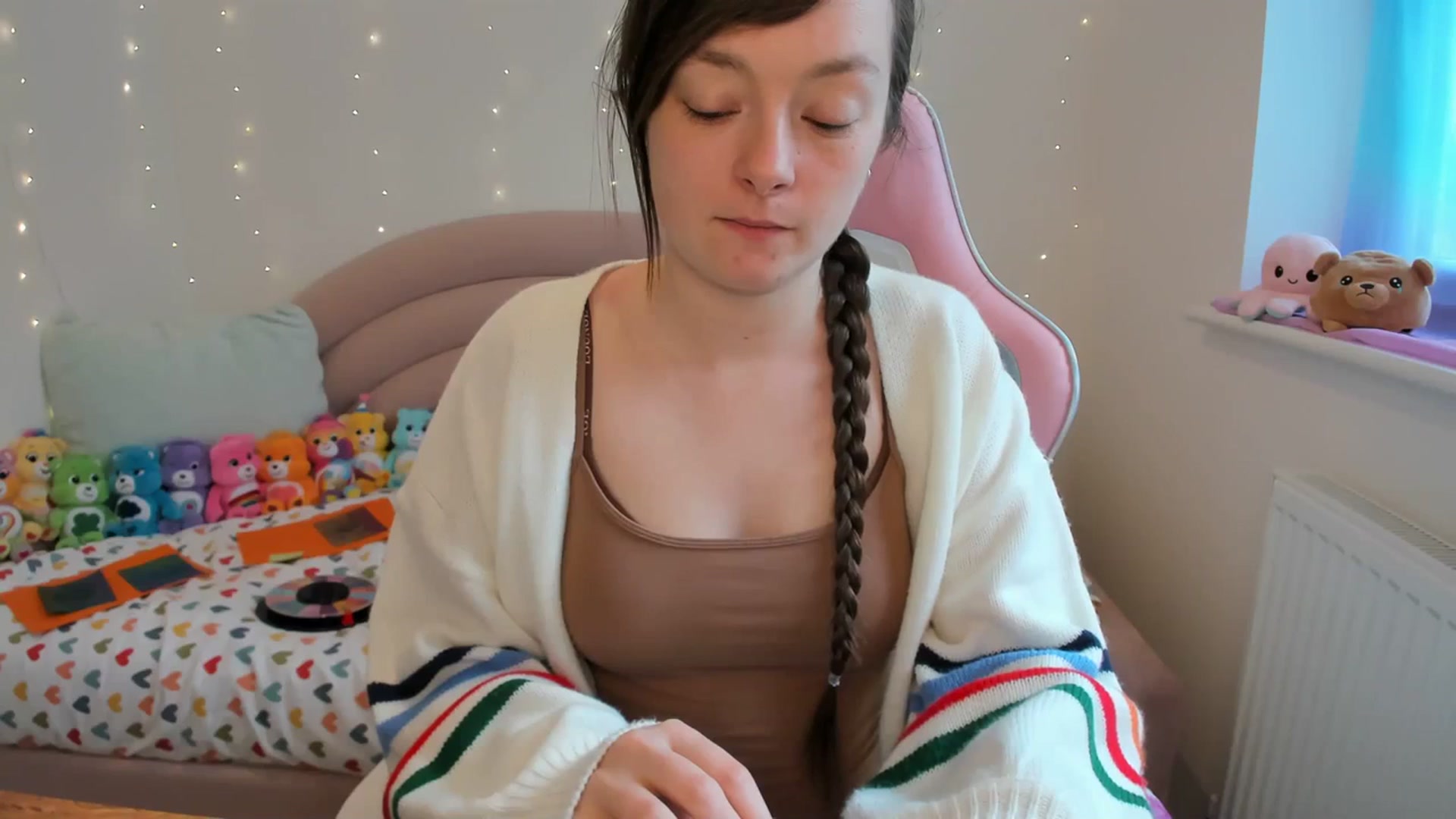 Gallery image thumbnail from JessieBear_'s myfreecams stream on, 04/09/2024, 15:50 image 17 of 20