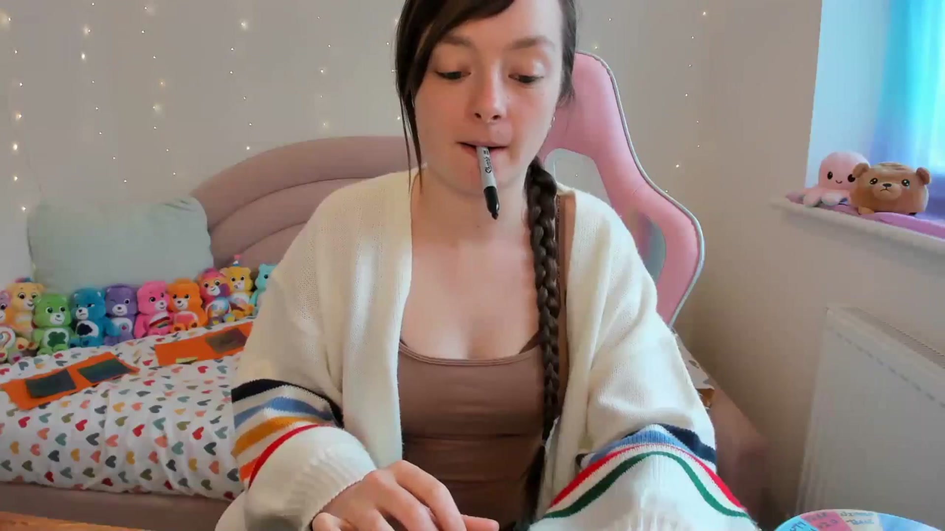 Gallery image thumbnail from JessieBear_'s myfreecams stream on, 04/09/2024, 15:50 image 20 of 20