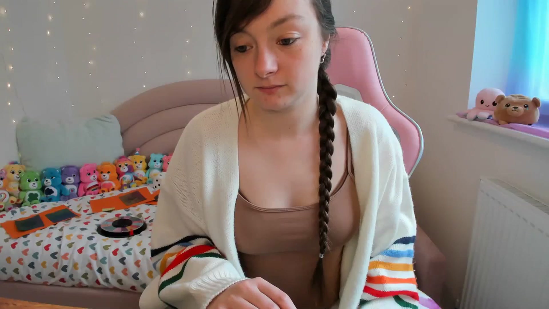 Gallery image thumbnail from JessieBear_'s myfreecams stream on, 04/09/2024, 15:50 image 12 of 20