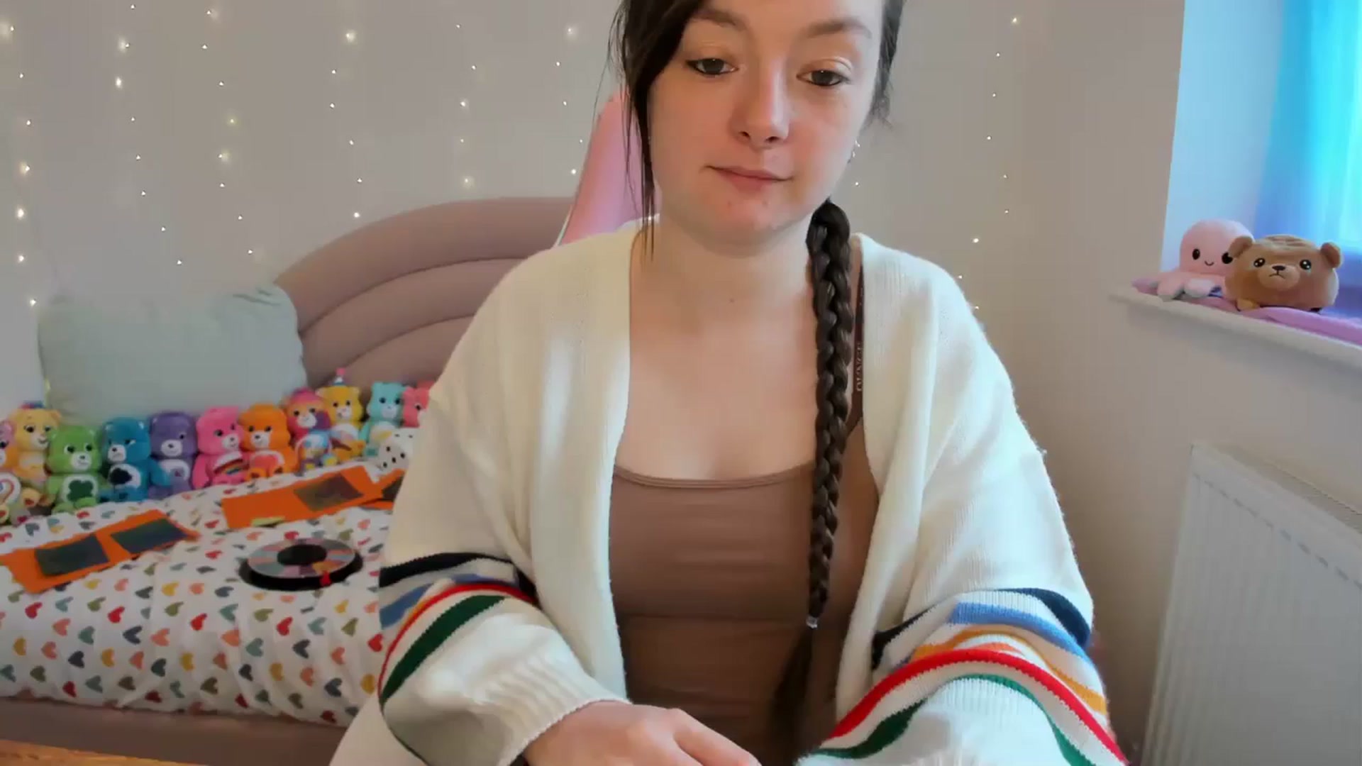 Gallery image thumbnail from JessieBear_'s myfreecams stream on, 04/09/2024, 15:50 image 1 of 20