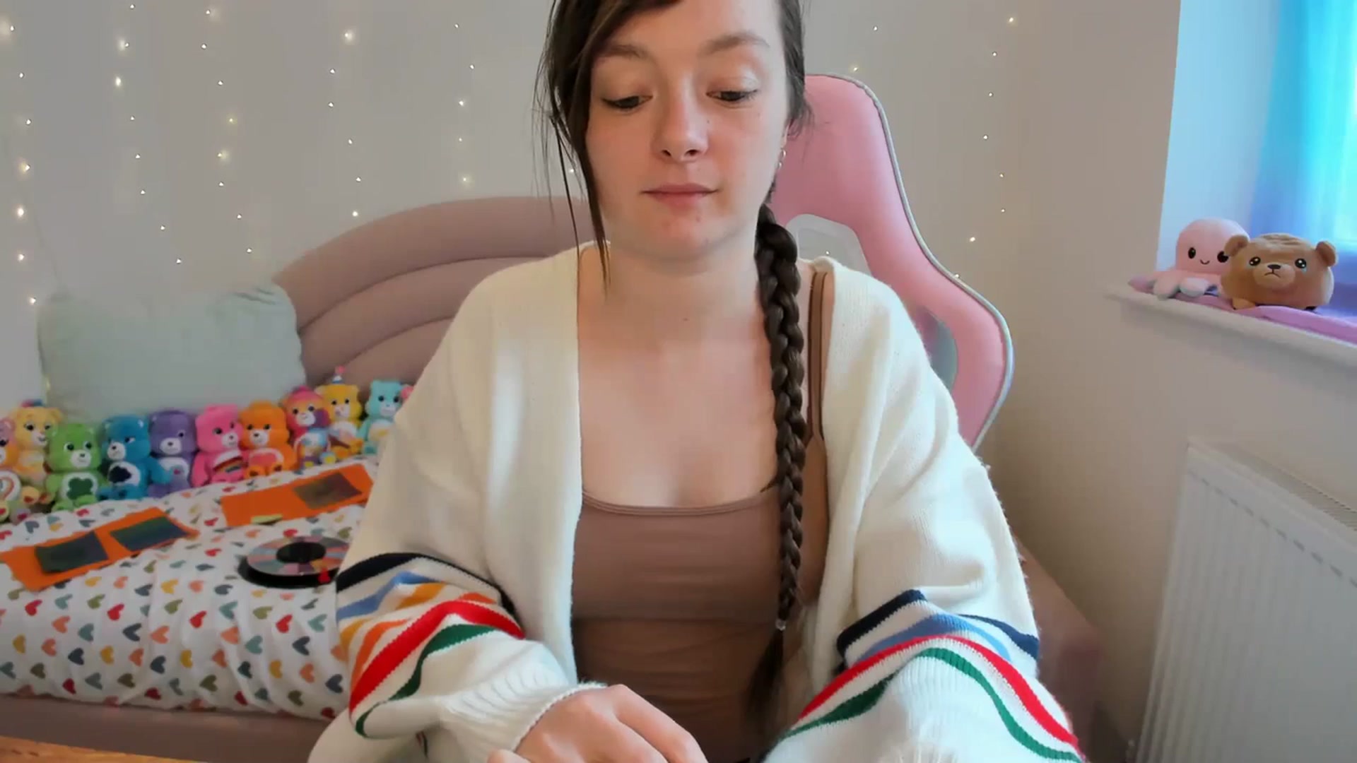 Gallery image thumbnail from JessieBear_'s myfreecams stream on, 04/09/2024, 15:50 image 16 of 20