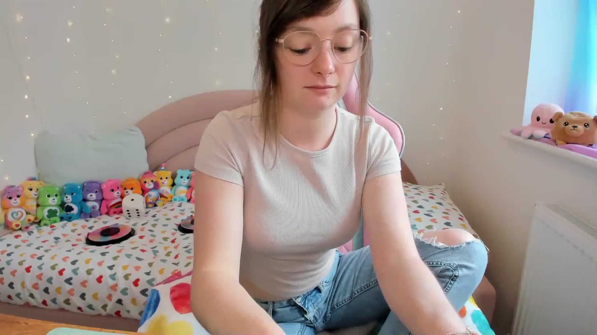Gallery image thumbnail from JessieBear_'s myfreecams stream on, 04/11/2024, 14:51 image 14 of 20