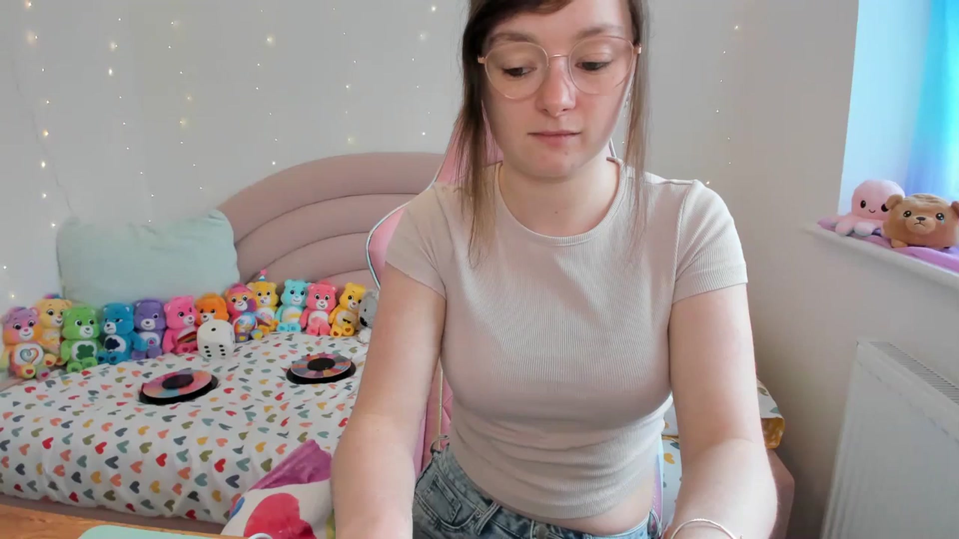 Gallery image thumbnail from JessieBear_'s myfreecams stream on, 04/11/2024, 14:51 image 19 of 20