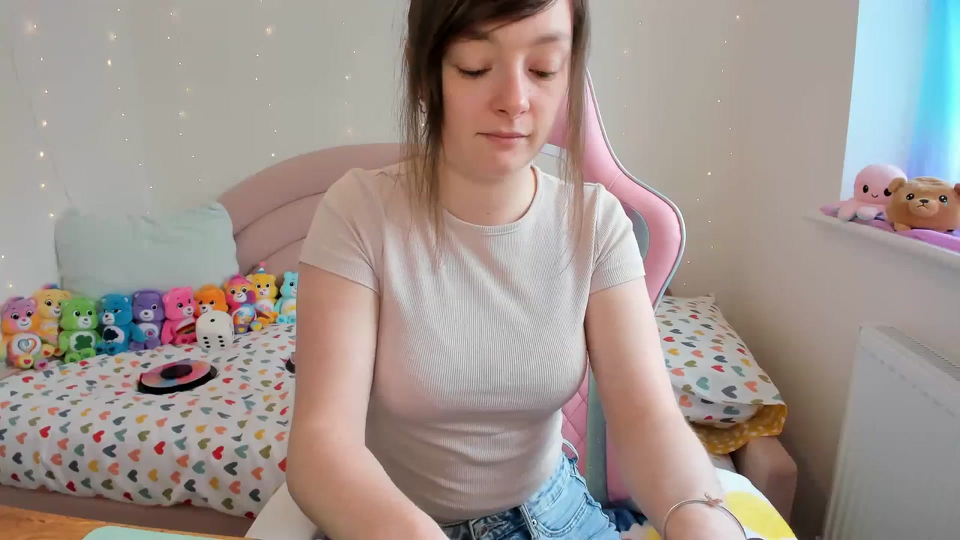 Gallery image thumbnail from JessieBear_'s myfreecams stream on, 04/11/2024, 14:51 image 8 of 20