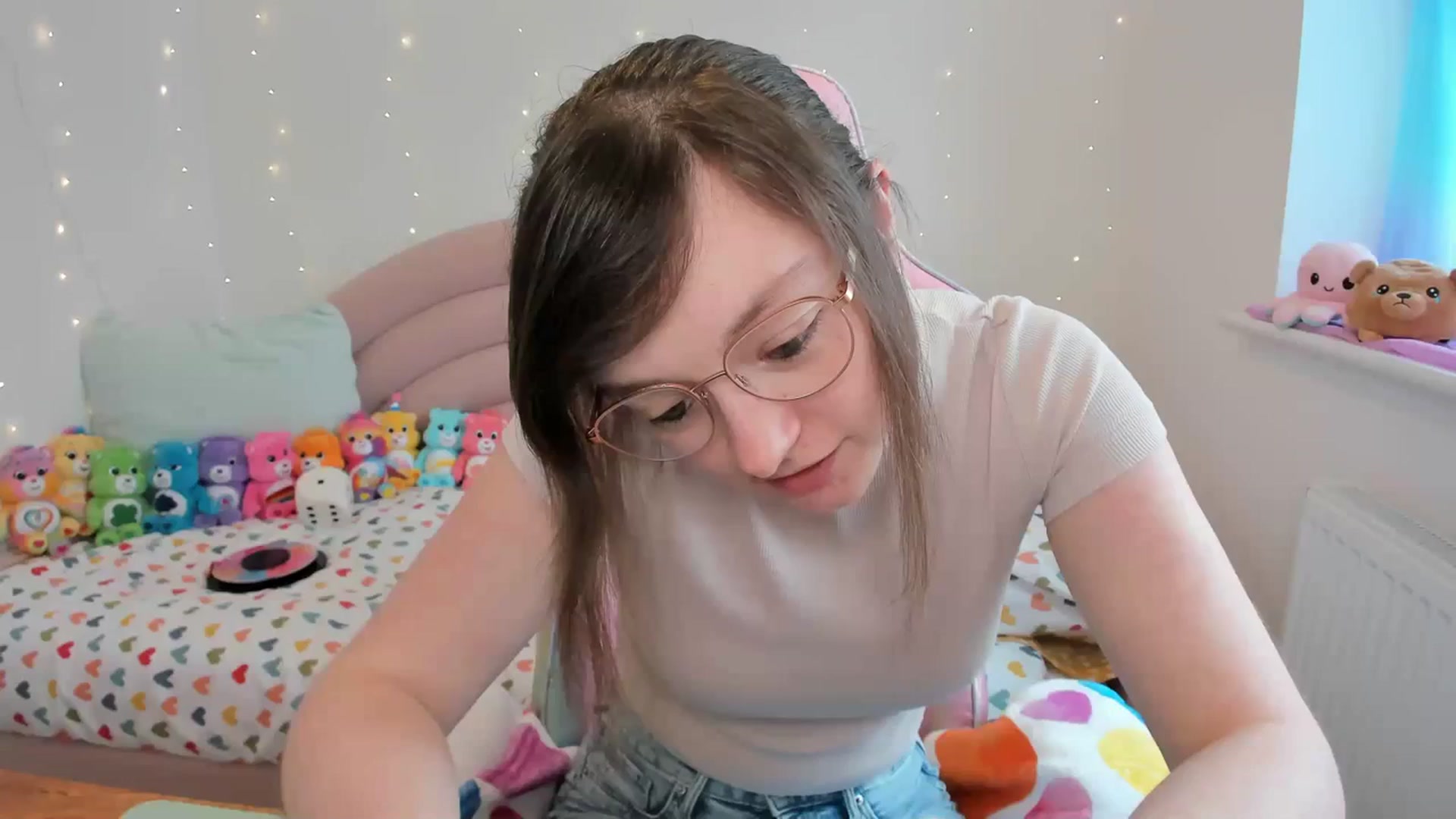 Gallery image thumbnail from JessieBear_'s myfreecams stream on, 04/11/2024, 15:49 image 1 of 20