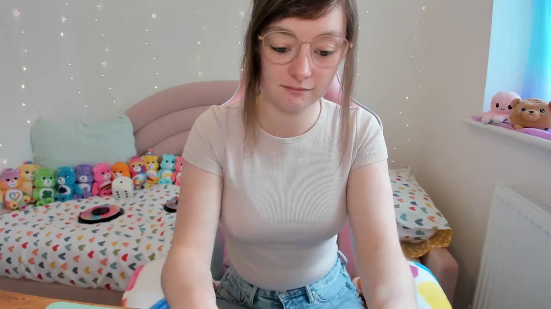 Gallery image thumbnail from JessieBear_'s myfreecams stream on, 04/11/2024, 15:49 image 10 of 20
