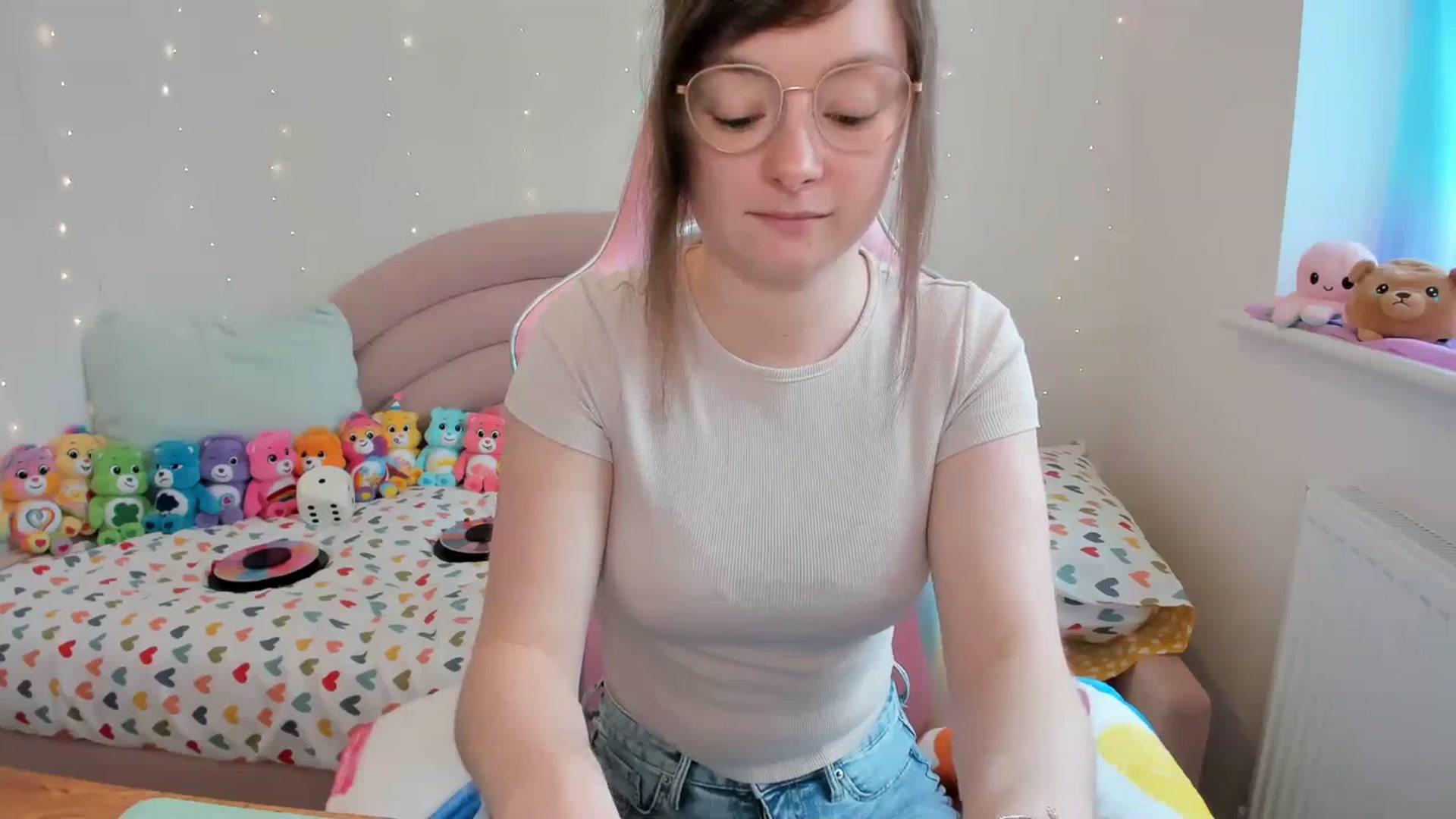 Gallery image thumbnail from JessieBear_'s myfreecams stream on, 04/11/2024, 15:49 image 4 of 20