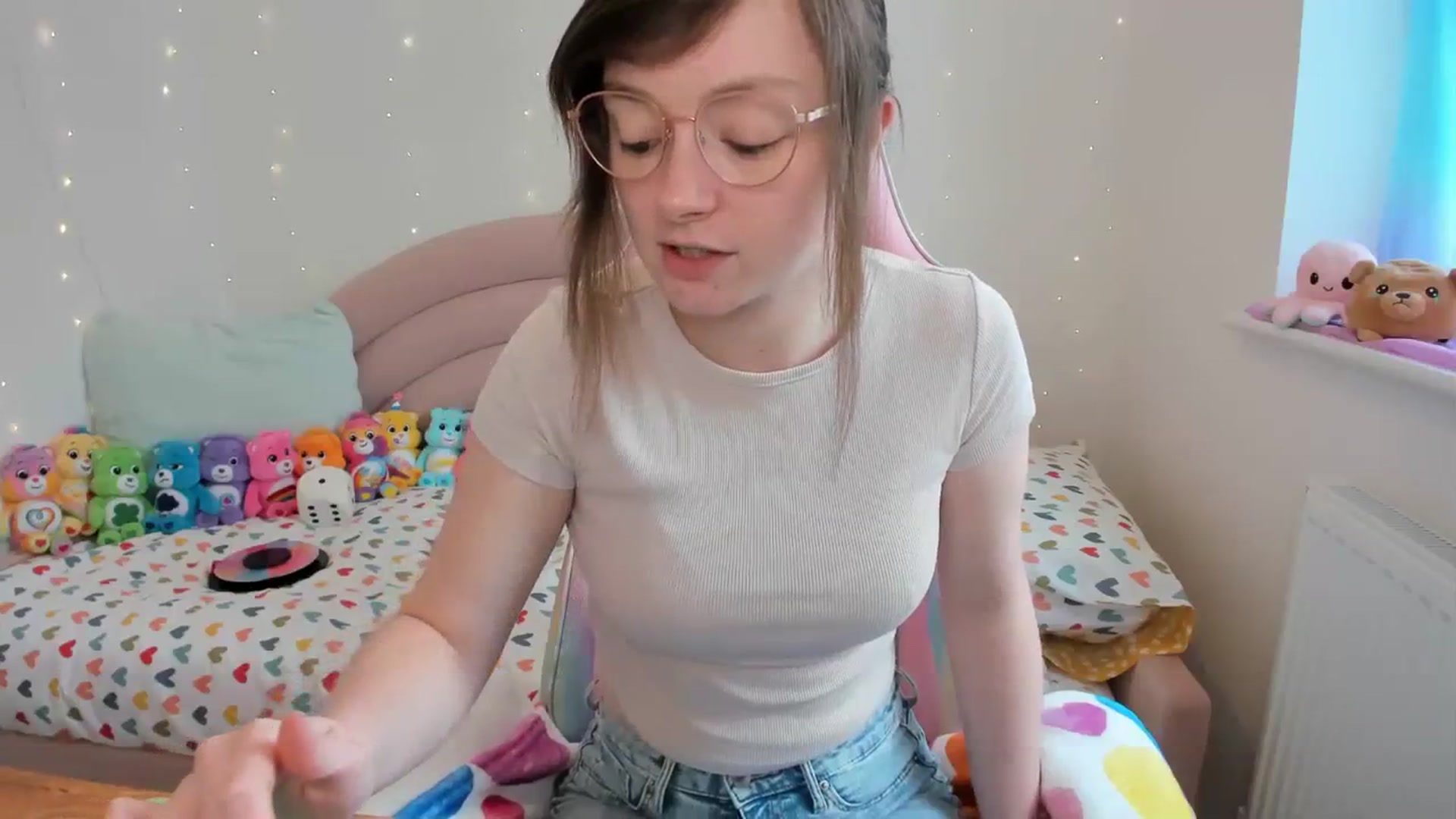 Gallery image thumbnail from JessieBear_'s myfreecams stream on, 04/11/2024, 15:49 image 16 of 20