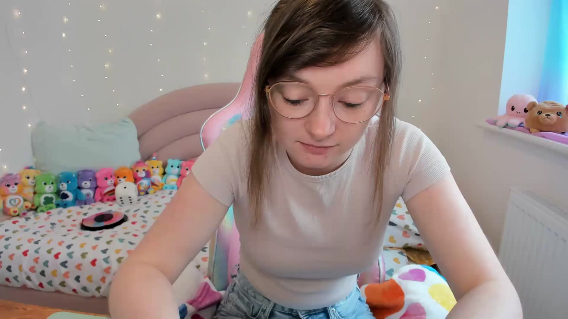 Gallery image thumbnail from JessieBear_'s myfreecams stream on, 04/11/2024, 15:49 image 2 of 20