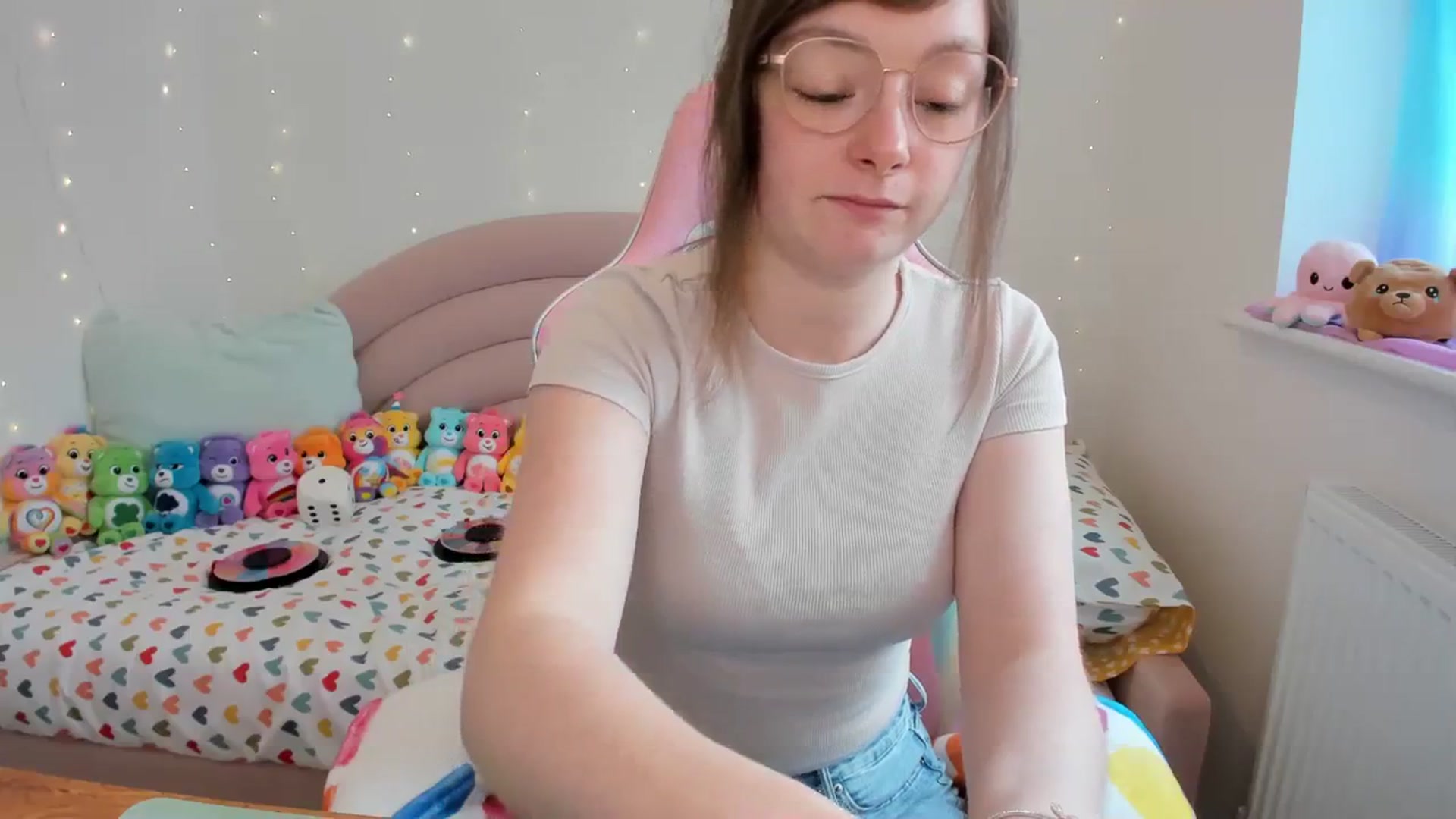 Gallery image thumbnail from JessieBear_'s myfreecams stream on, 04/11/2024, 15:49 image 12 of 20