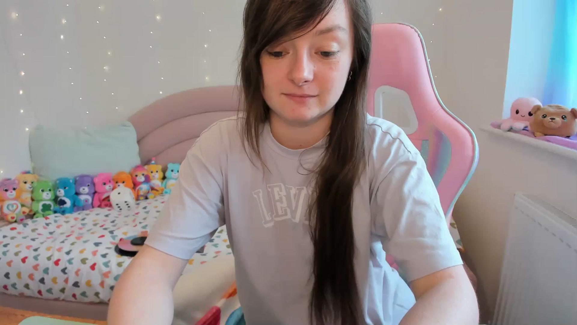 Gallery image thumbnail from JessieBear_'s myfreecams stream on, 04/12/2024, 17:06 image 18 of 20