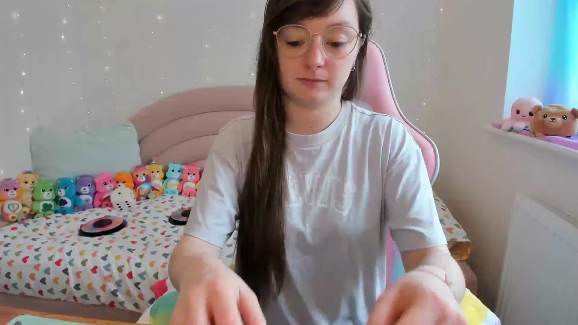 Gallery image thumbnail from JessieBear_'s myfreecams stream on, 04/12/2024, 17:06 image 4 of 20