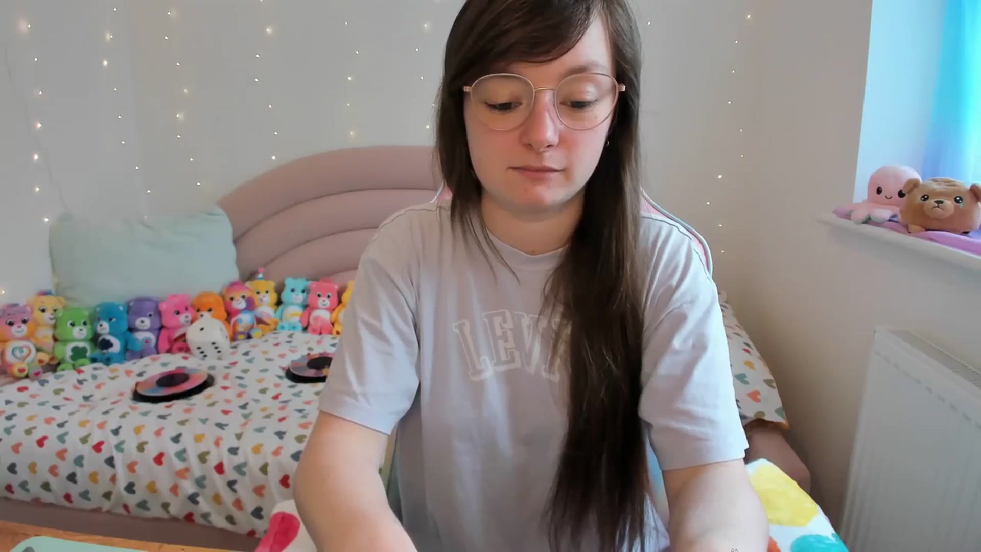 Gallery image thumbnail from JessieBear_'s myfreecams stream on, 04/12/2024, 17:06 image 7 of 20