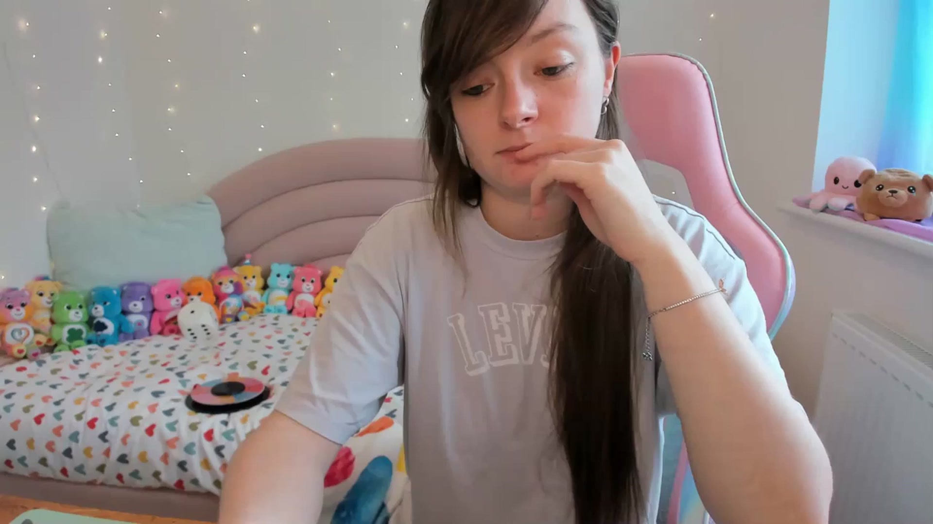Gallery image thumbnail from JessieBear_'s myfreecams stream on, 04/12/2024, 17:06 image 14 of 20