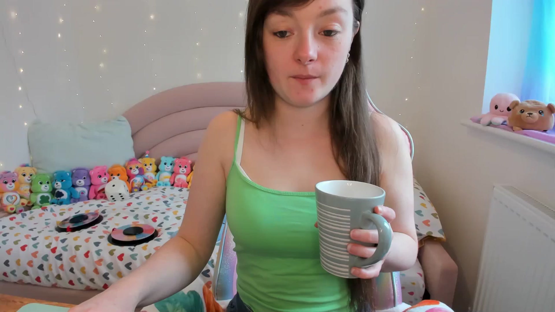 Gallery image thumbnail from JessieBear_'s myfreecams stream on, 04/15/2024, 14:09 image 4 of 20