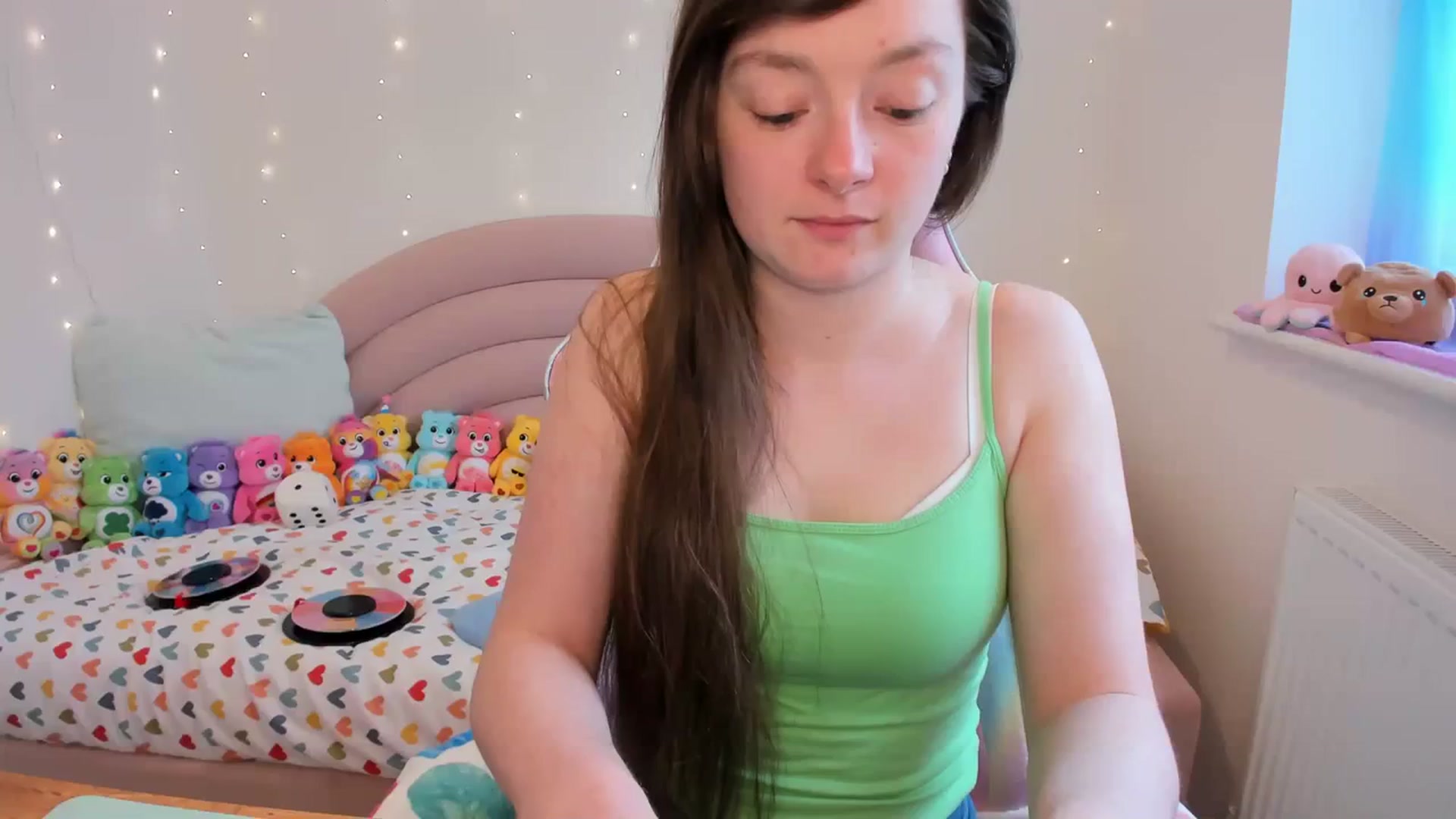 Gallery image thumbnail from JessieBear_'s myfreecams stream on, 04/15/2024, 14:09 image 18 of 20