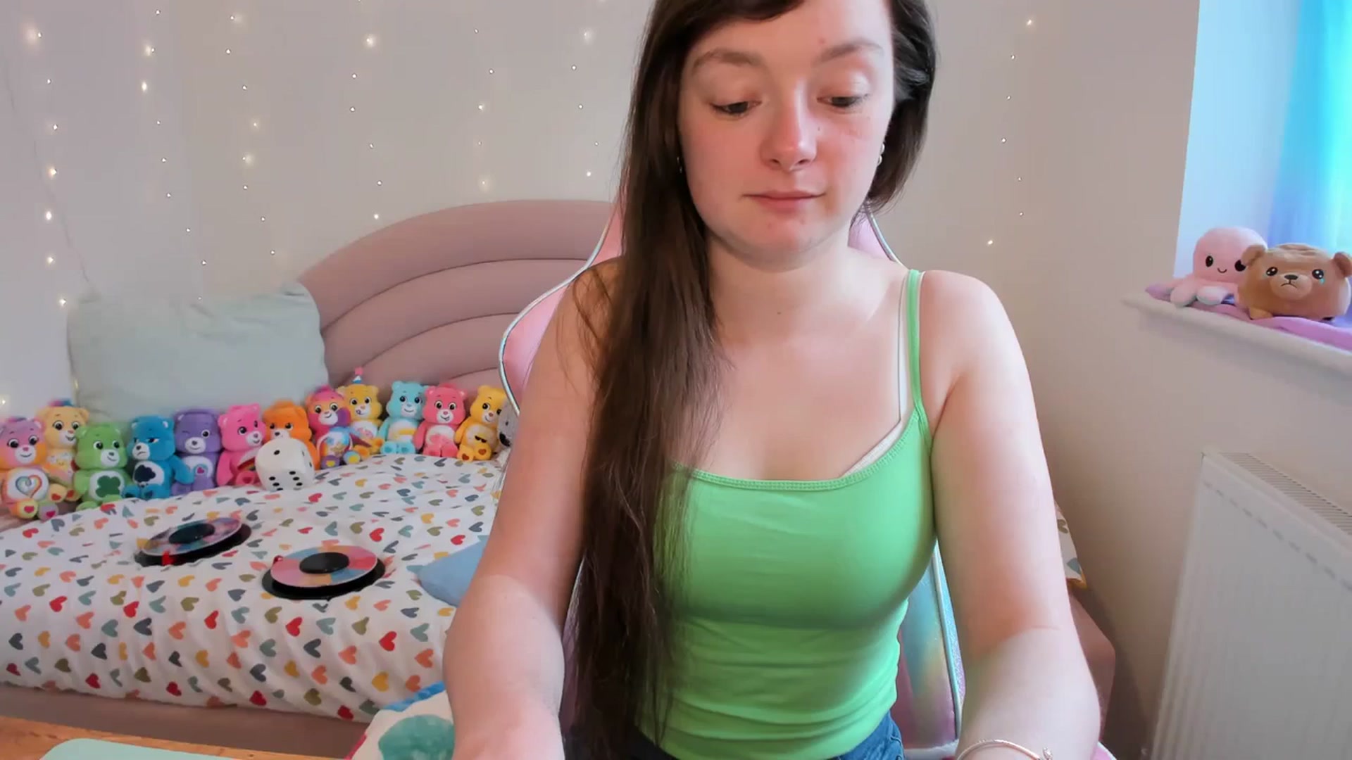 Gallery image thumbnail from JessieBear_'s myfreecams stream on, 04/15/2024, 14:09 image 16 of 20