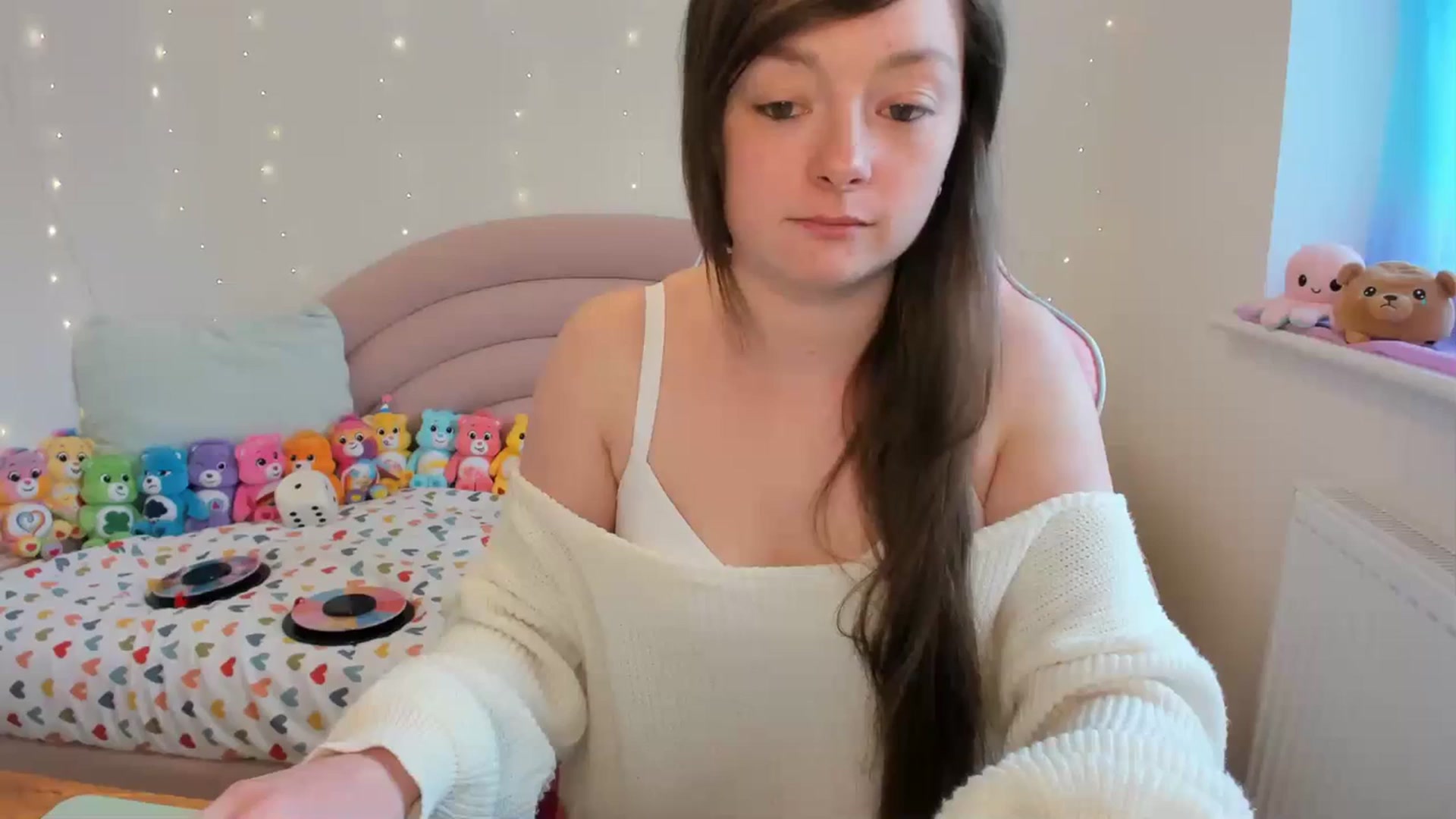 Gallery image thumbnail from JessieBear_'s myfreecams stream on, 04/15/2024, 15:31 image 15 of 20