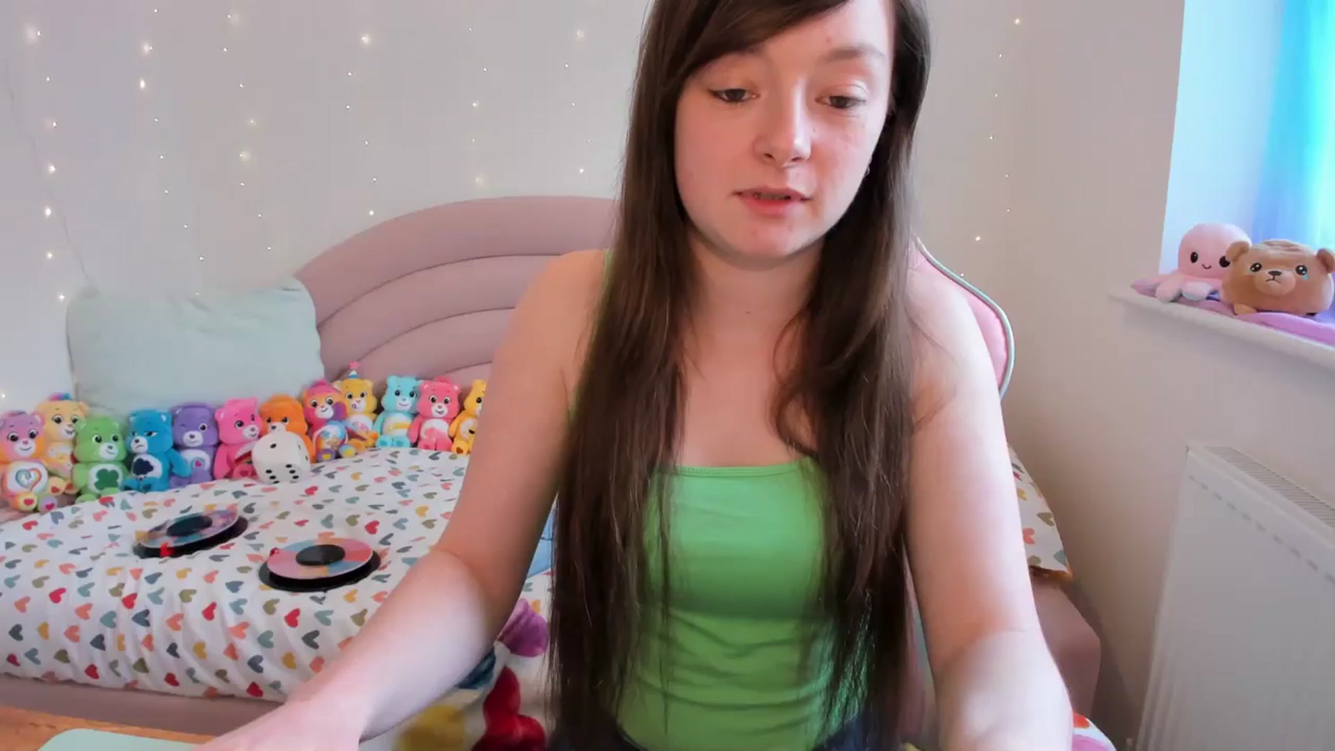 Gallery image thumbnail from JessieBear_'s myfreecams stream on, 04/15/2024, 15:31 image 1 of 20