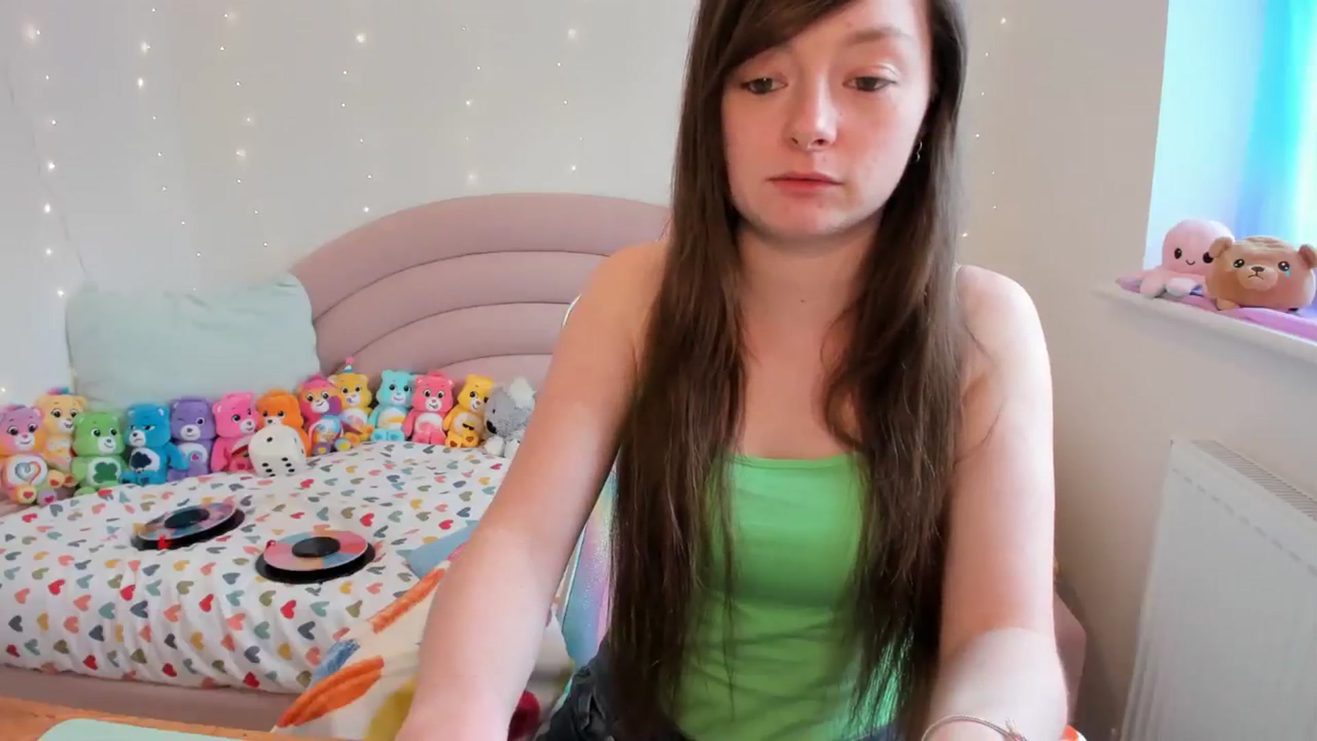 Gallery image thumbnail from JessieBear_'s myfreecams stream on, 04/15/2024, 15:31 image 6 of 20