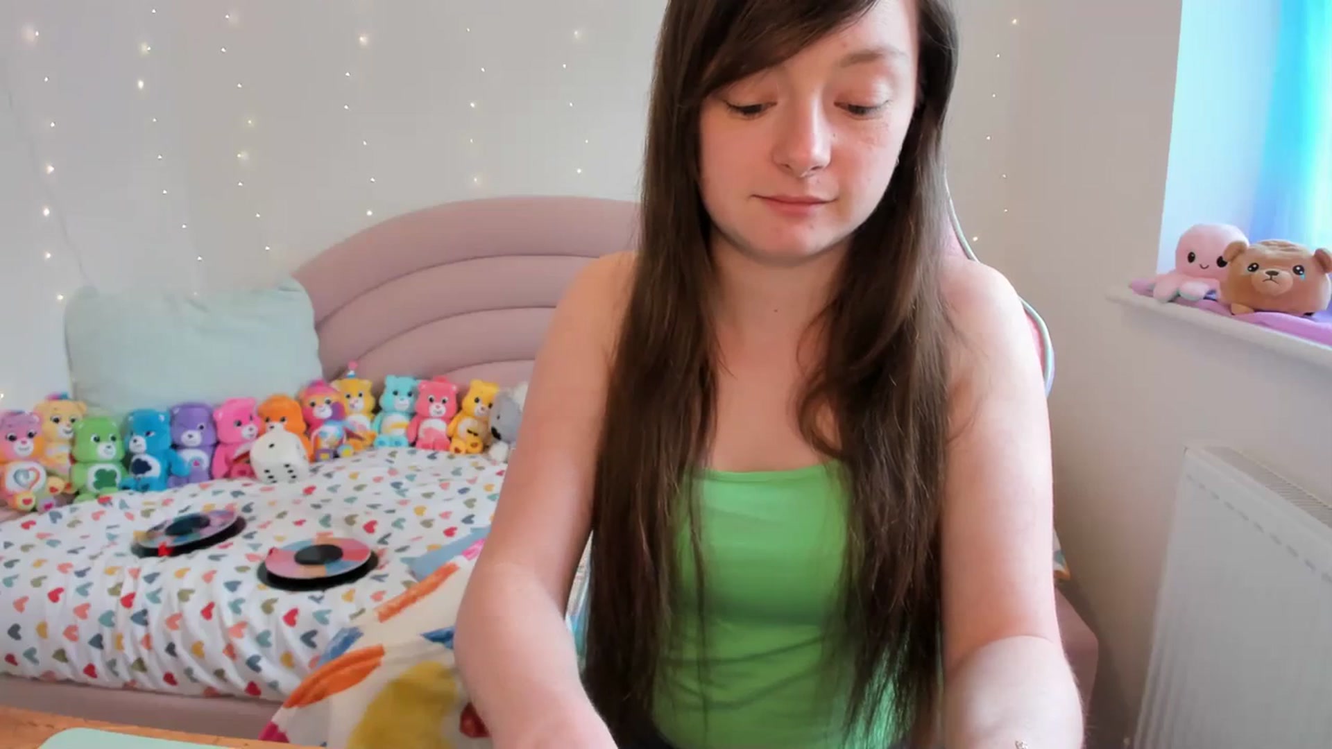 Gallery image thumbnail from JessieBear_'s myfreecams stream on, 04/15/2024, 15:31 image 4 of 20